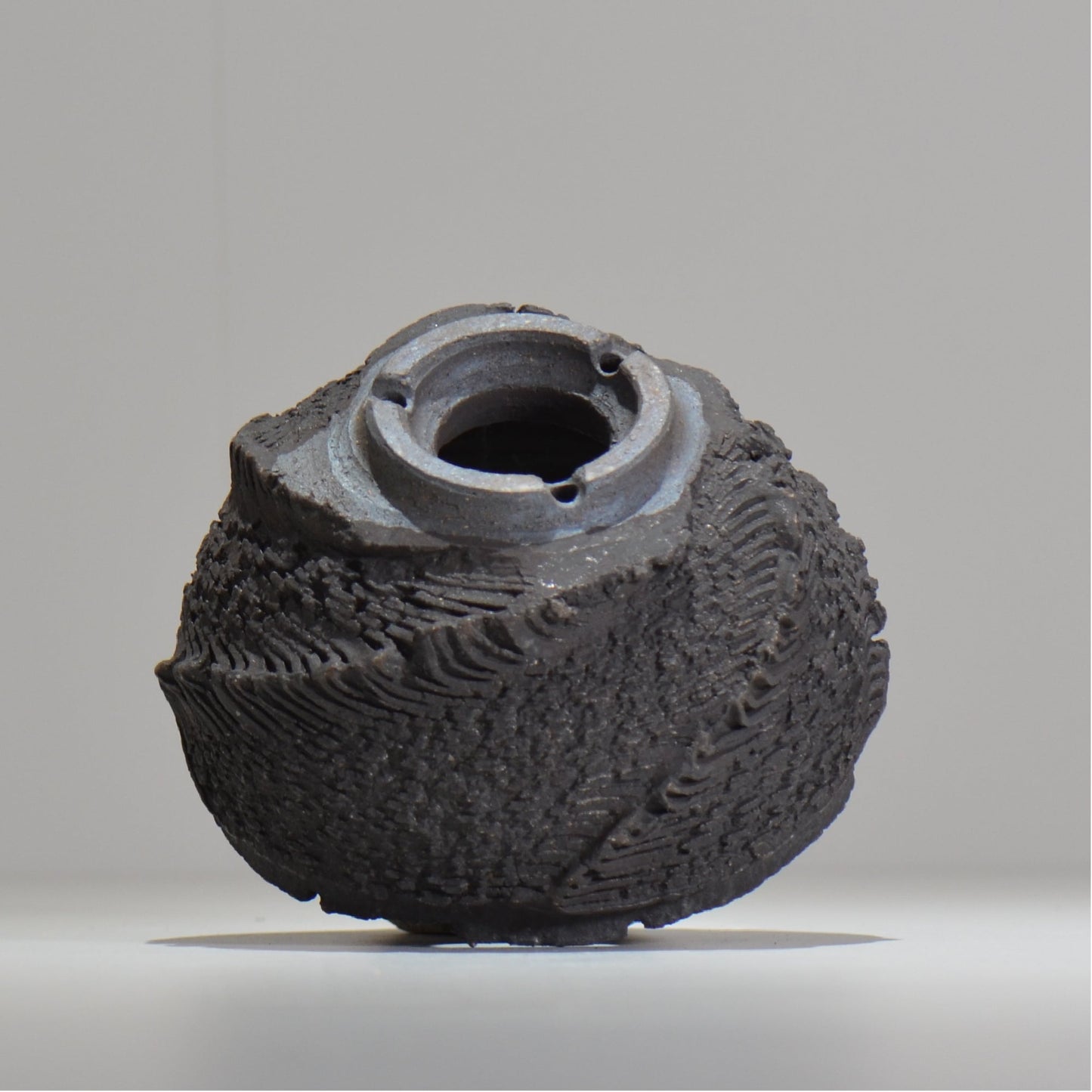 菊地元野 / DANSOU GLOSS ブラック / kg_db47_m /  約φ13.5cm / 植木鉢