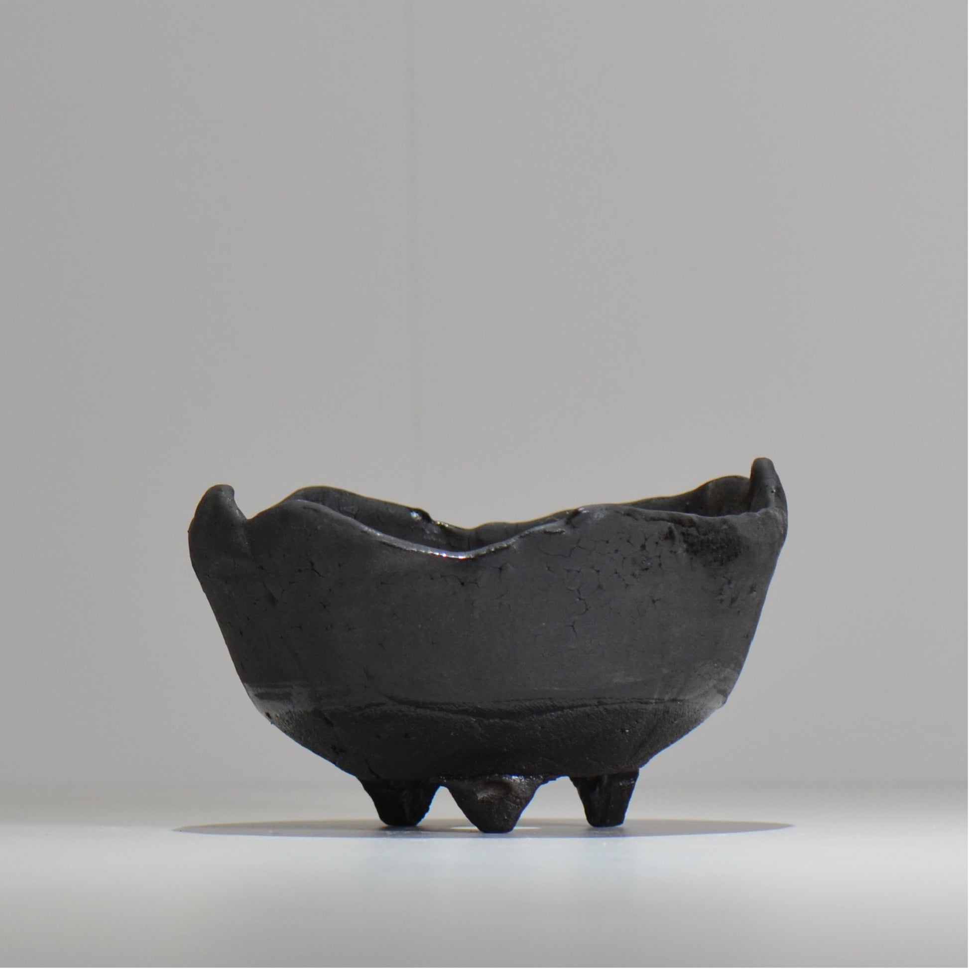 川合牧人 / UROKO POT BLACK / km_urkb01_m / 約φ13cm / 植木鉢
