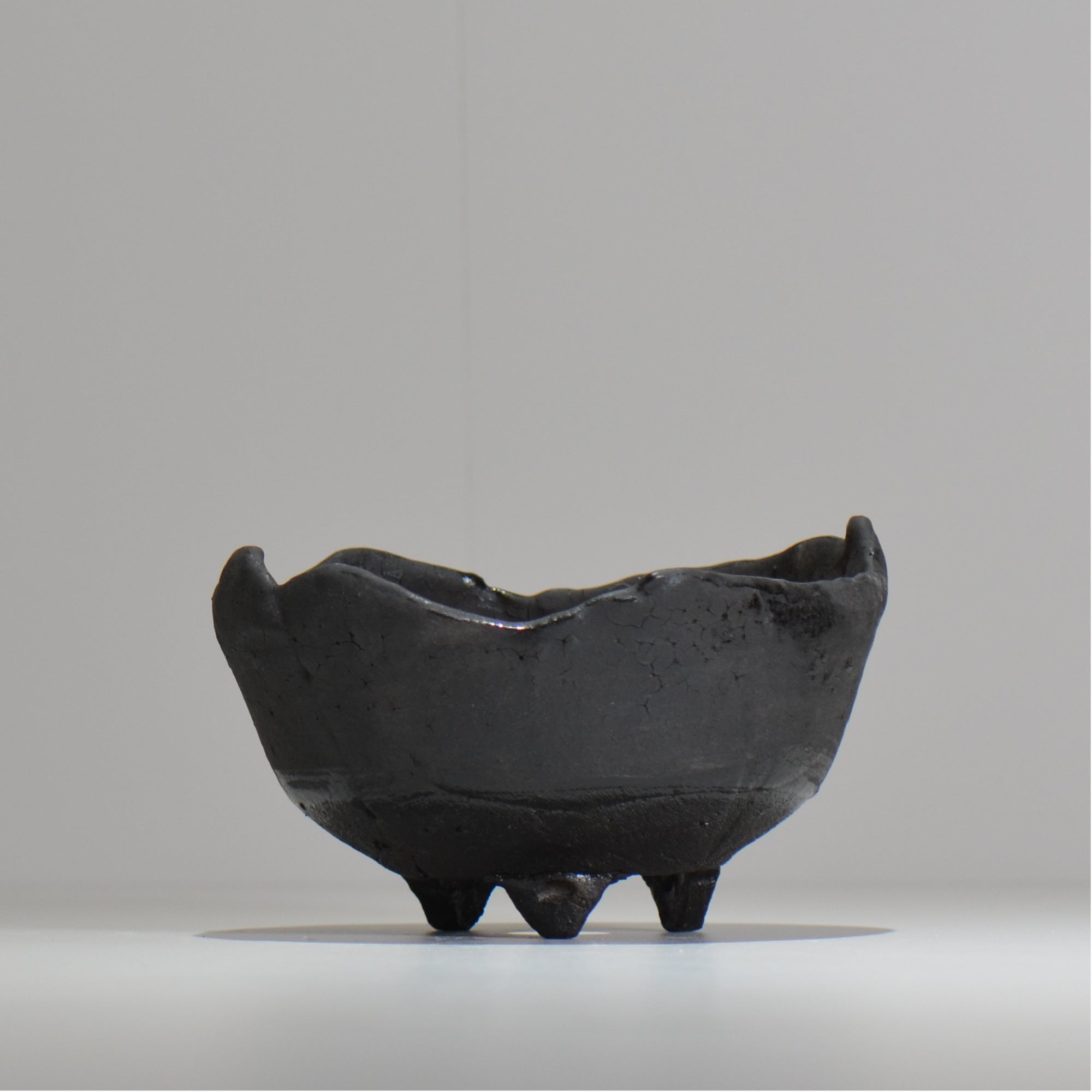川合牧人 / UROKO POT BLACK / km_urkb01_m / 約φ13cm / 植木鉢