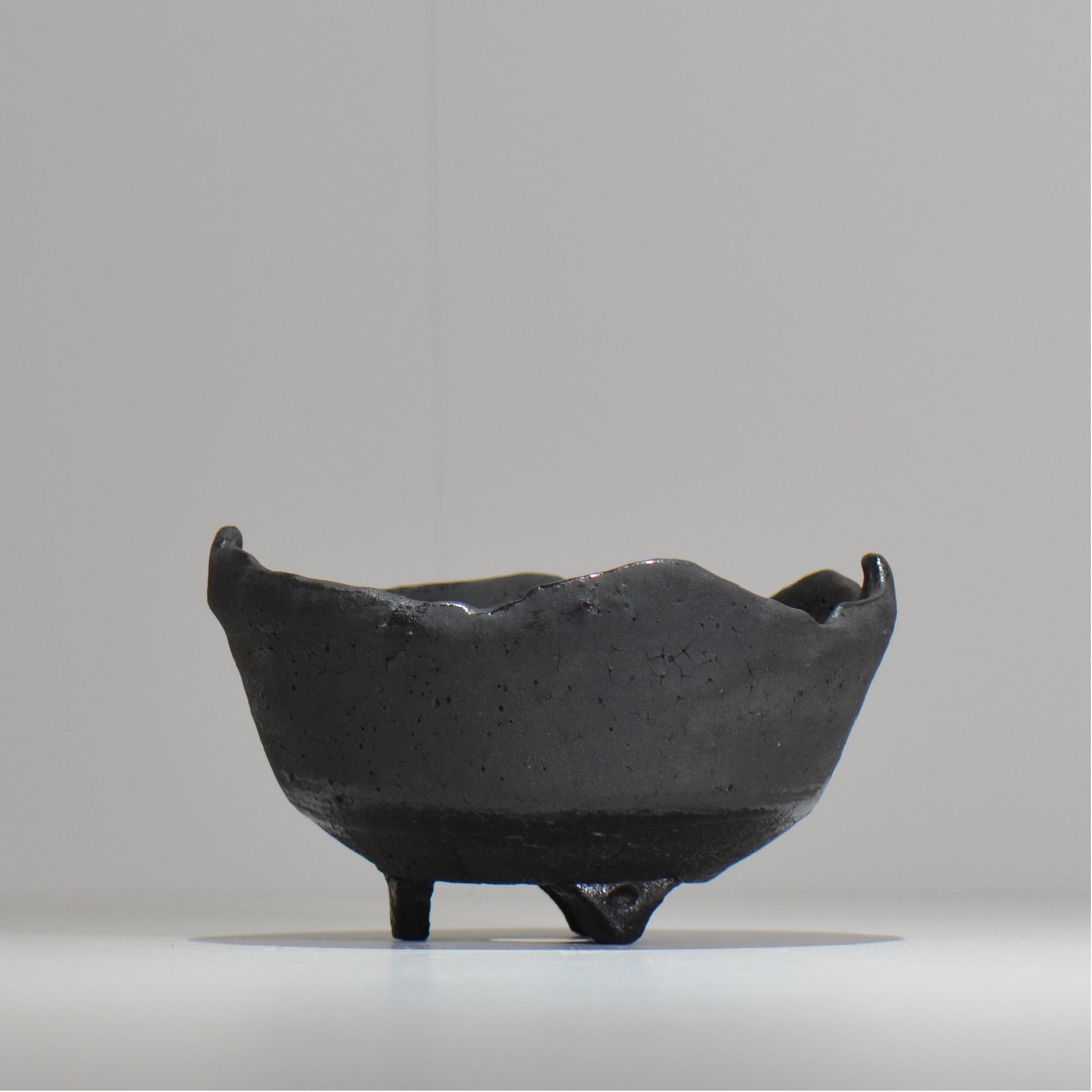 川合牧人 / UROKO POT BLACK / km_urkb01_m / 約φ13cm / 植木鉢
