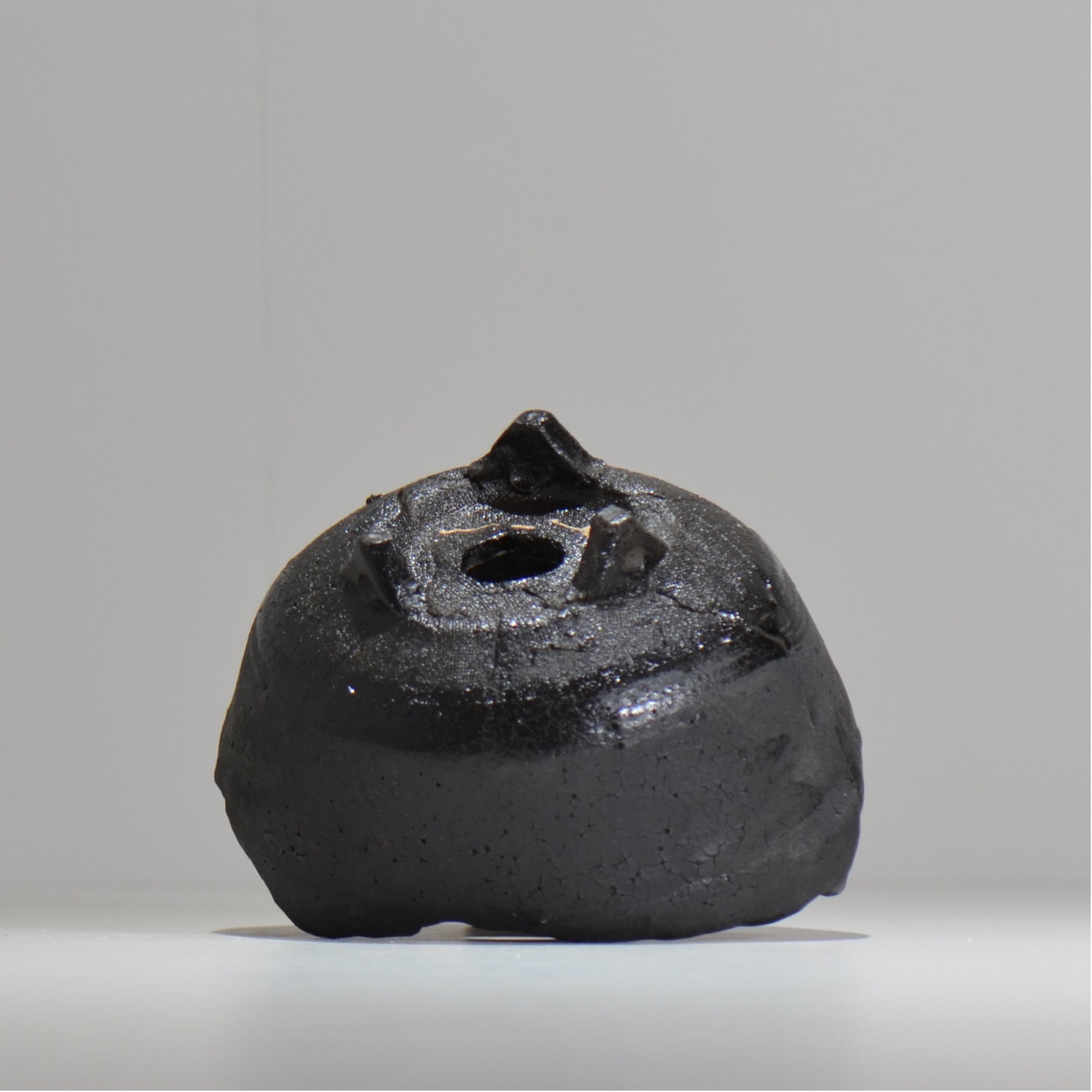 川合牧人 / UROKO POT BLACK / km_urkb01_m / 約φ13cm / 植木鉢