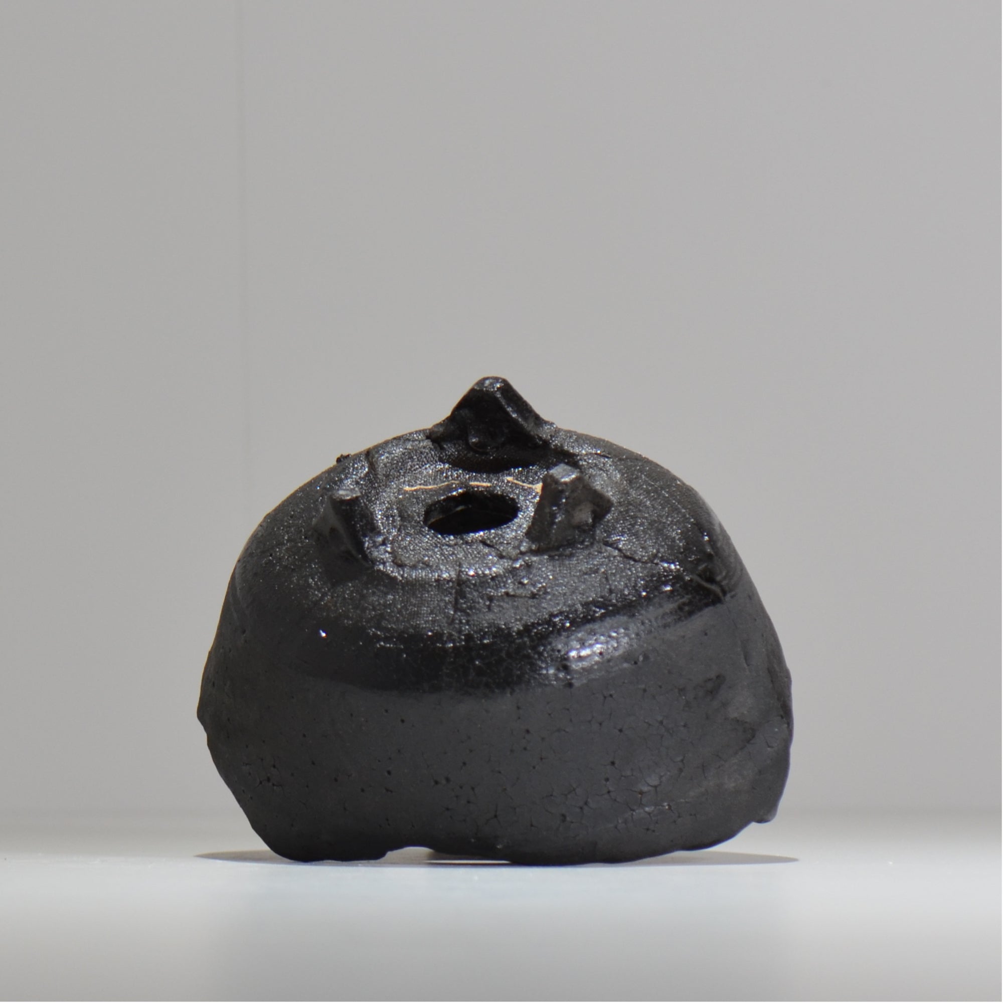 川合牧人 / UROKO POT BLACK / km_urkb01_m / 約φ13cm / 植木鉢