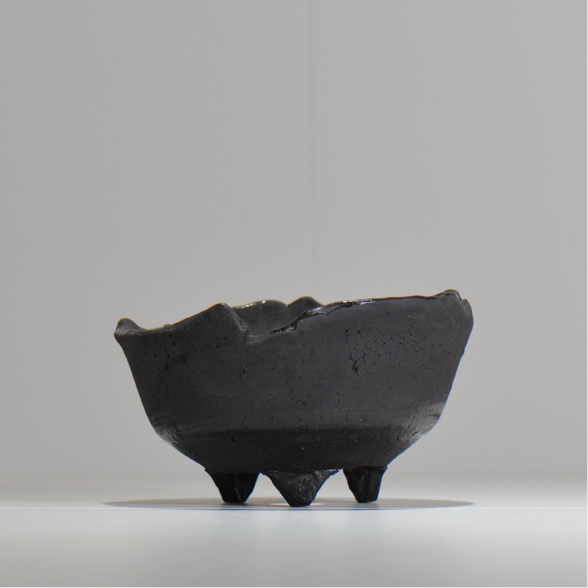 川合牧人 / UROKO POT BLACK / km_urkb02_m / 約φ13.5cm / 植木鉢