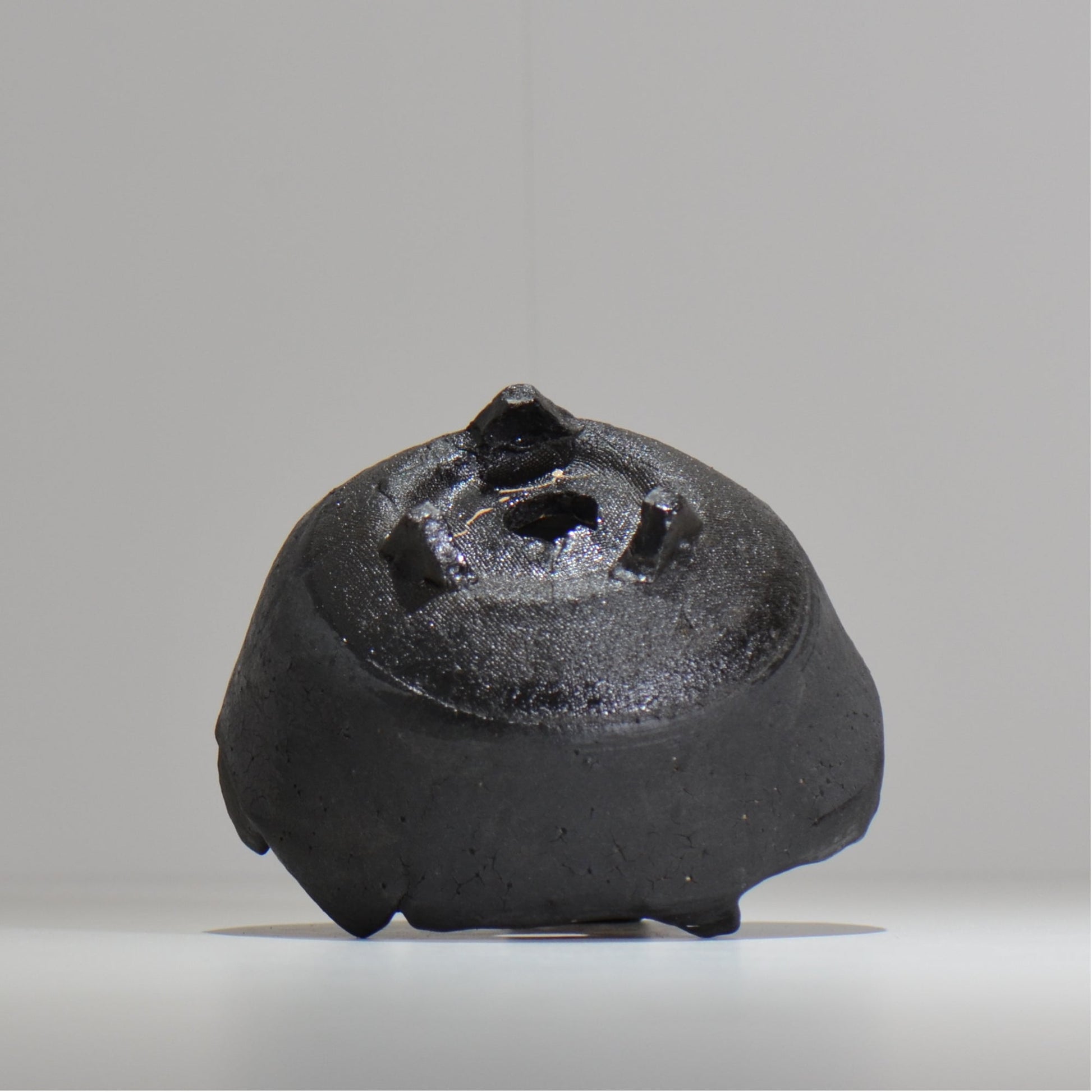 川合牧人 / UROKO POT BLACK / km_urkb03_m / 約φ14cm / 植木鉢