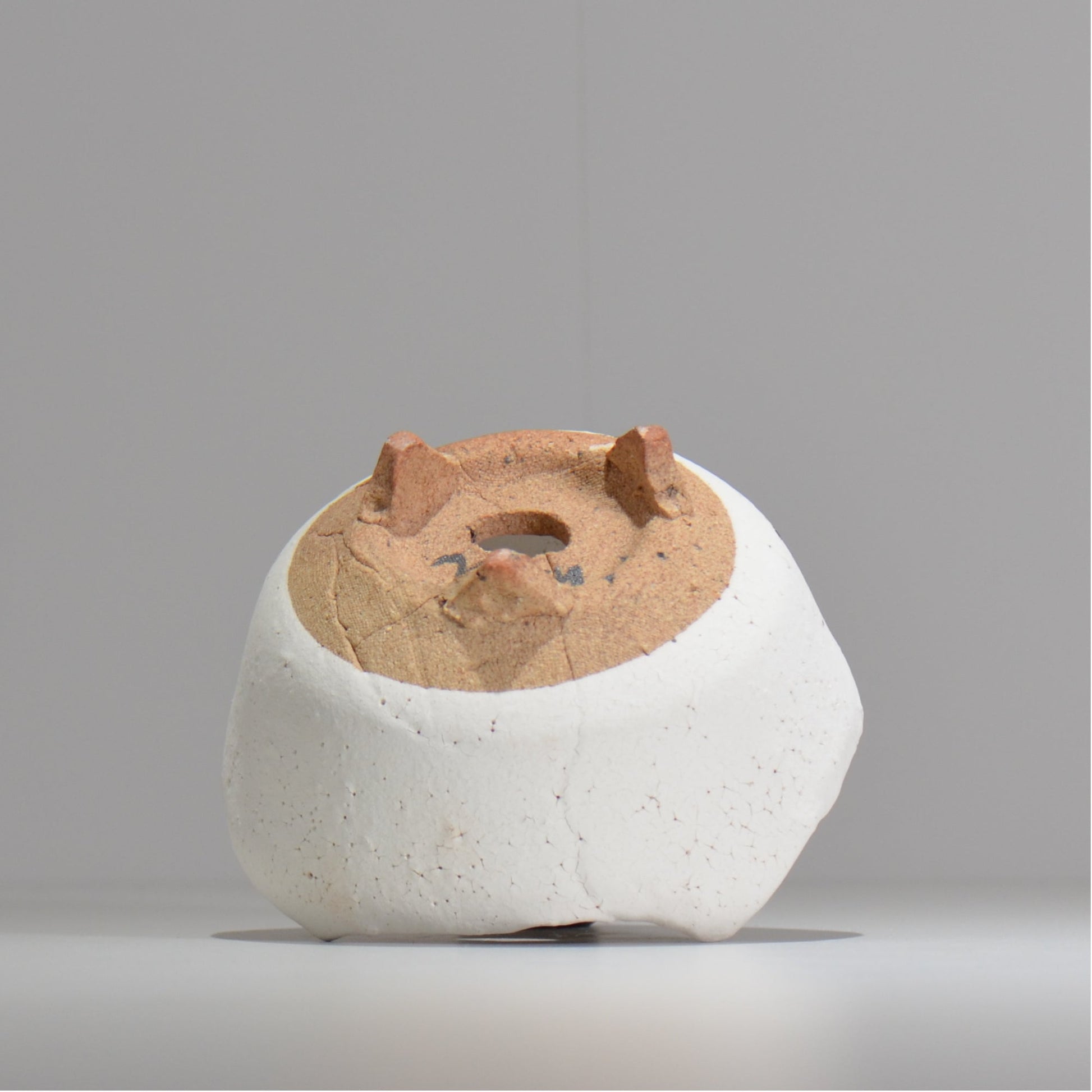 川合牧人 / UROKO POT WHITE/ km_urkw01_m / 約φ13.5cm / 植木鉢