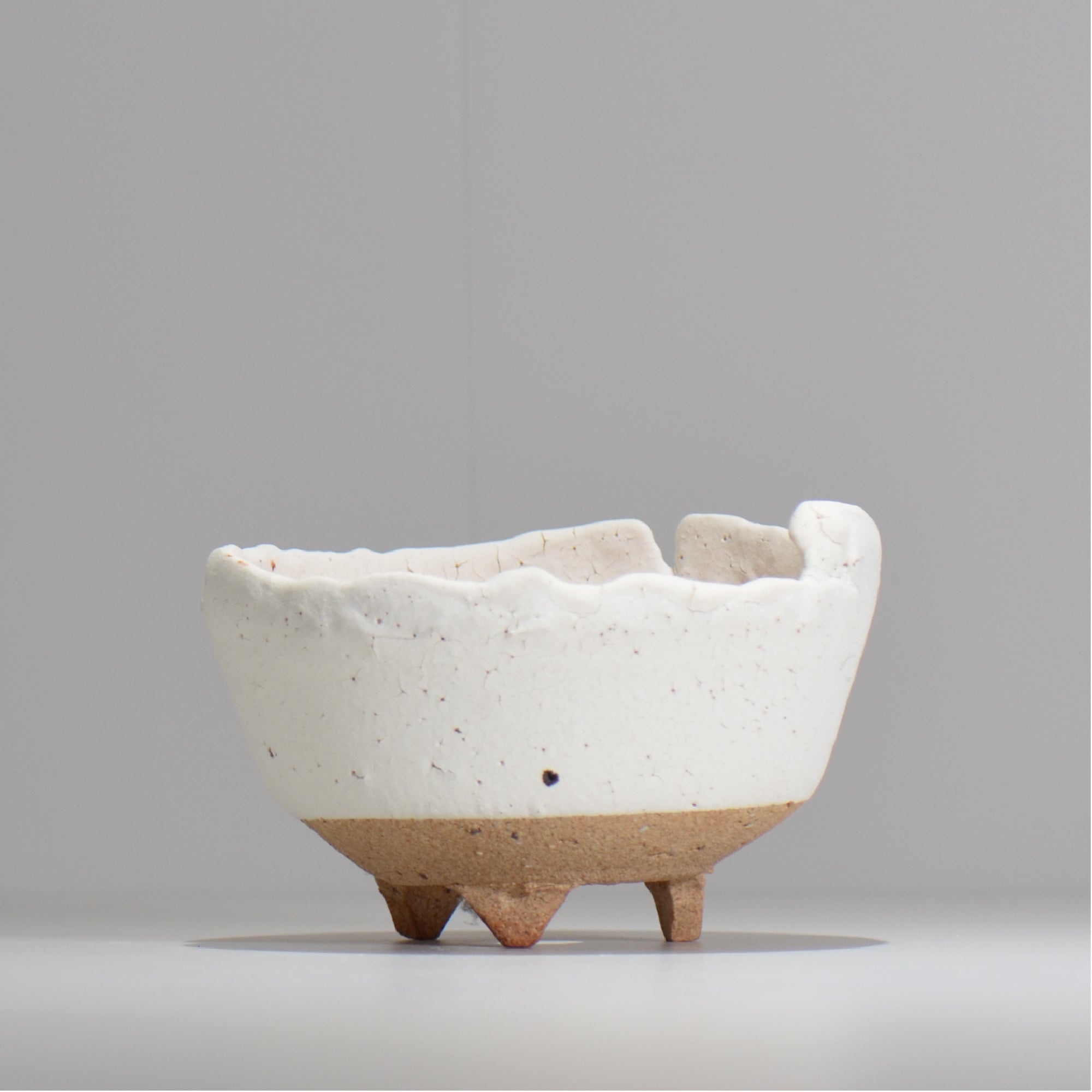 川合牧人 / UROKO POT WHITE/ km_urkw02_m / 約φ14cm / 植木鉢