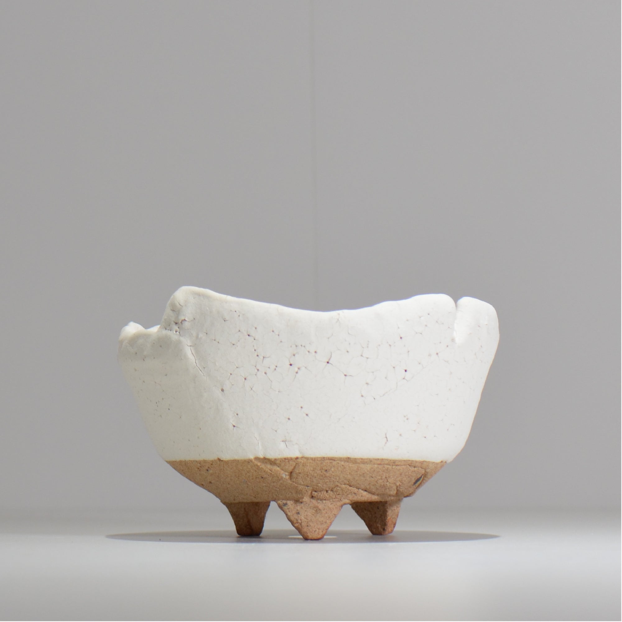 川合牧人 / UROKO POT WHITE/ km_urkw02_m / 約φ14cm / 植木鉢