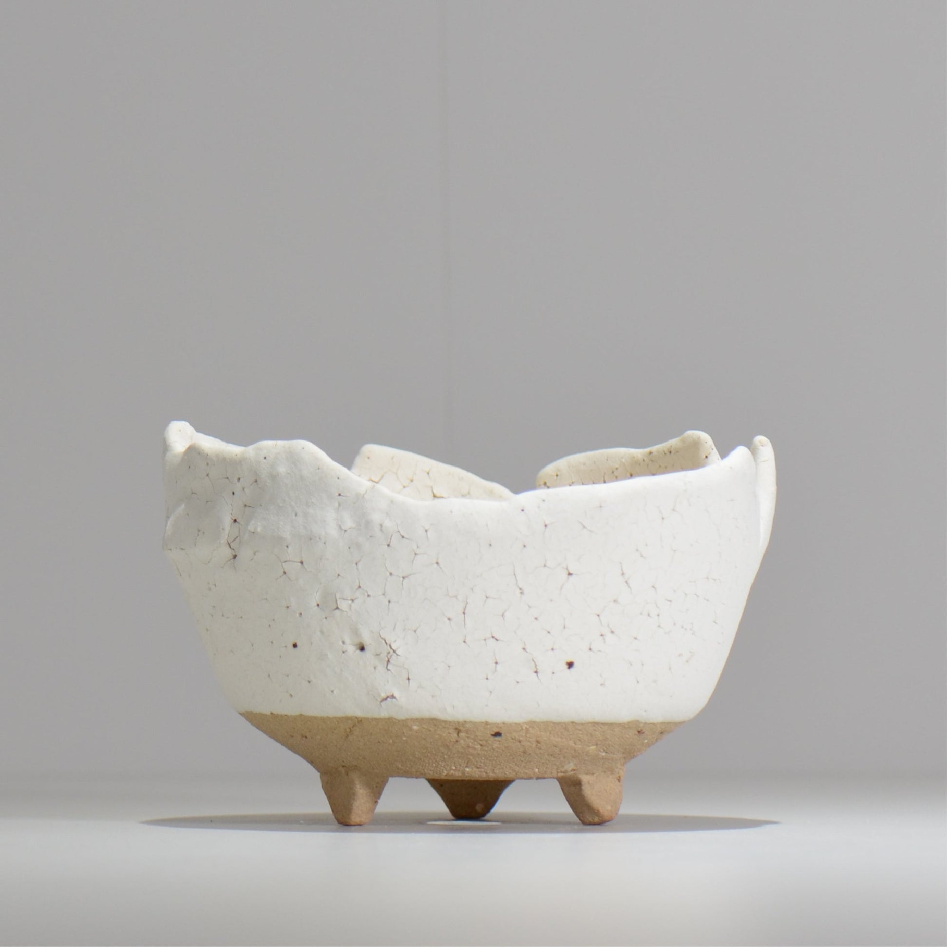 川合牧人 / UROKO POT WHITE/ km_urkw03_m / 約φ14cm / 植木鉢