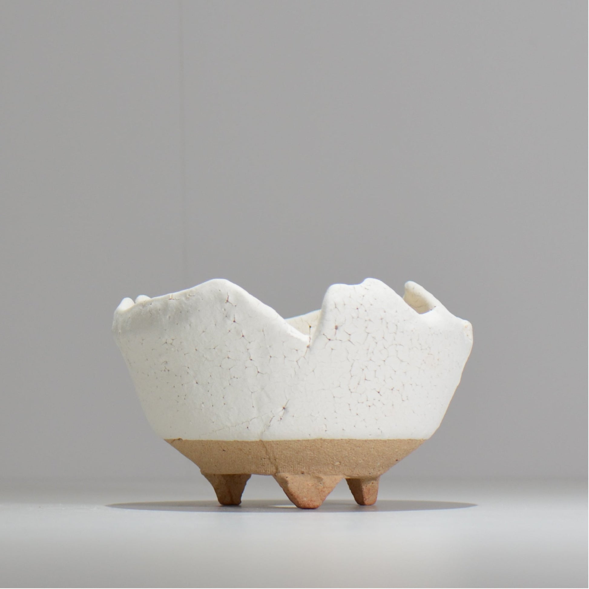 川合牧人 / UROKO POT WHITE/ km_urkw04_m / 約φ14cm / 植木鉢