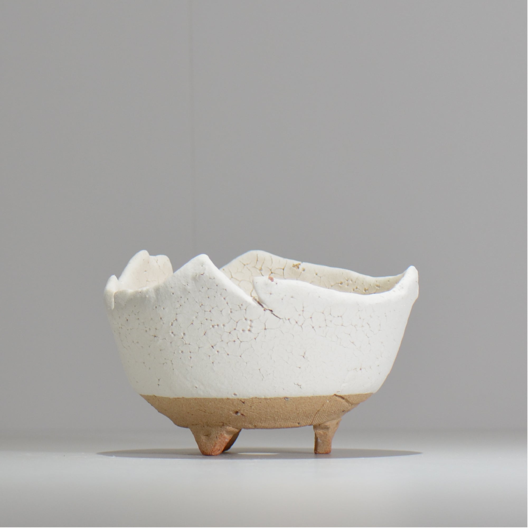 川合牧人 / UROKO POT WHITE/ km_urkw04_m / 約φ14cm / 植木鉢