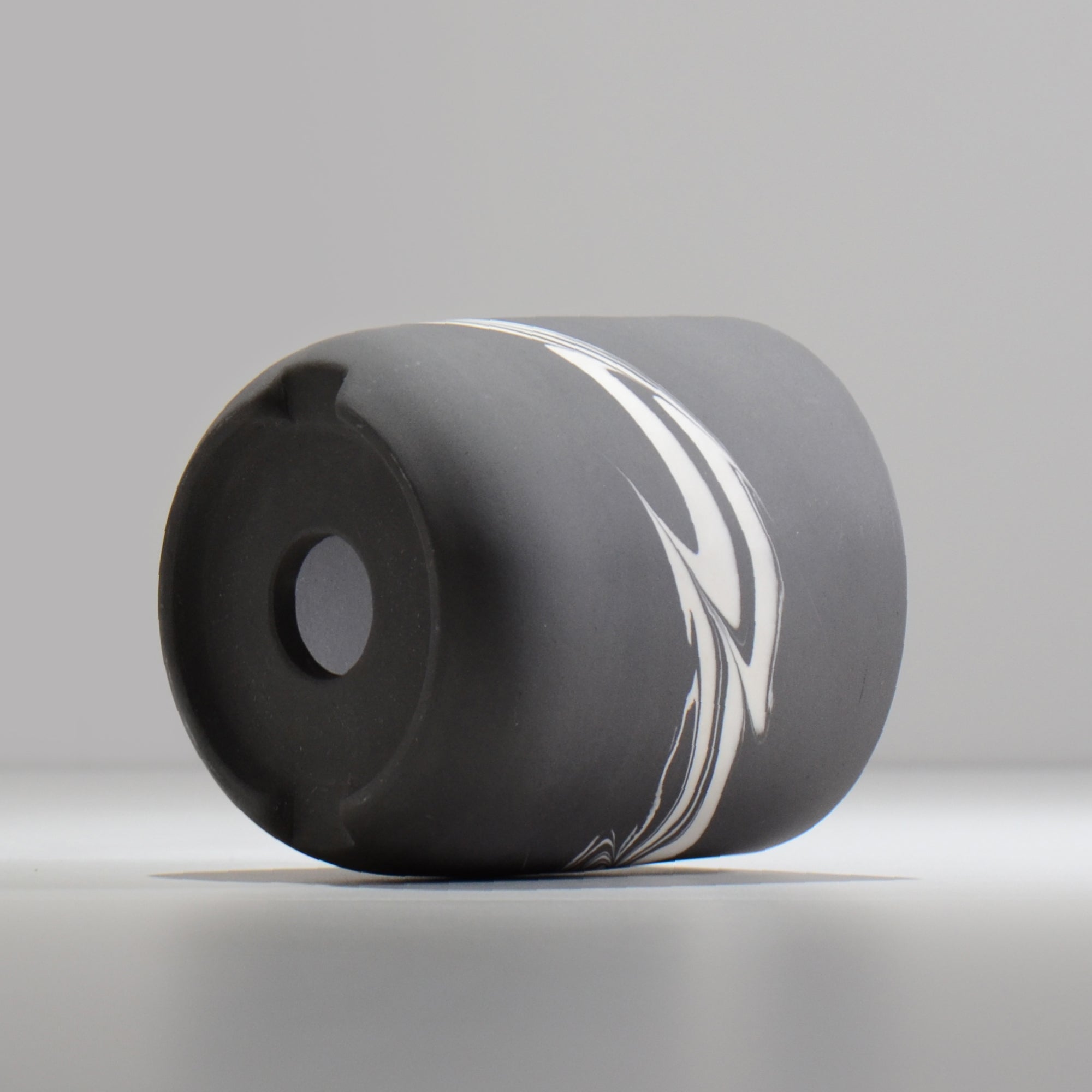 山本真郎 / 黒仙-kokusen018 / M / 約φ10.5cm / 植木鉢