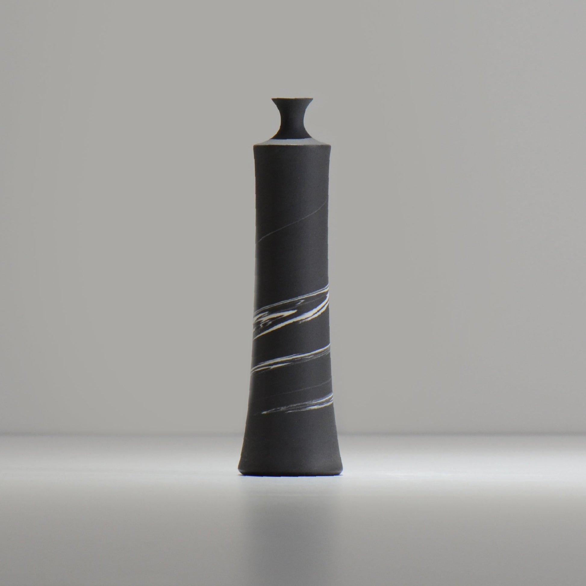山本真郎 / 黒仙 / kokusen_ichi_xs / 約口径φ1.9cm / 一輪挿し