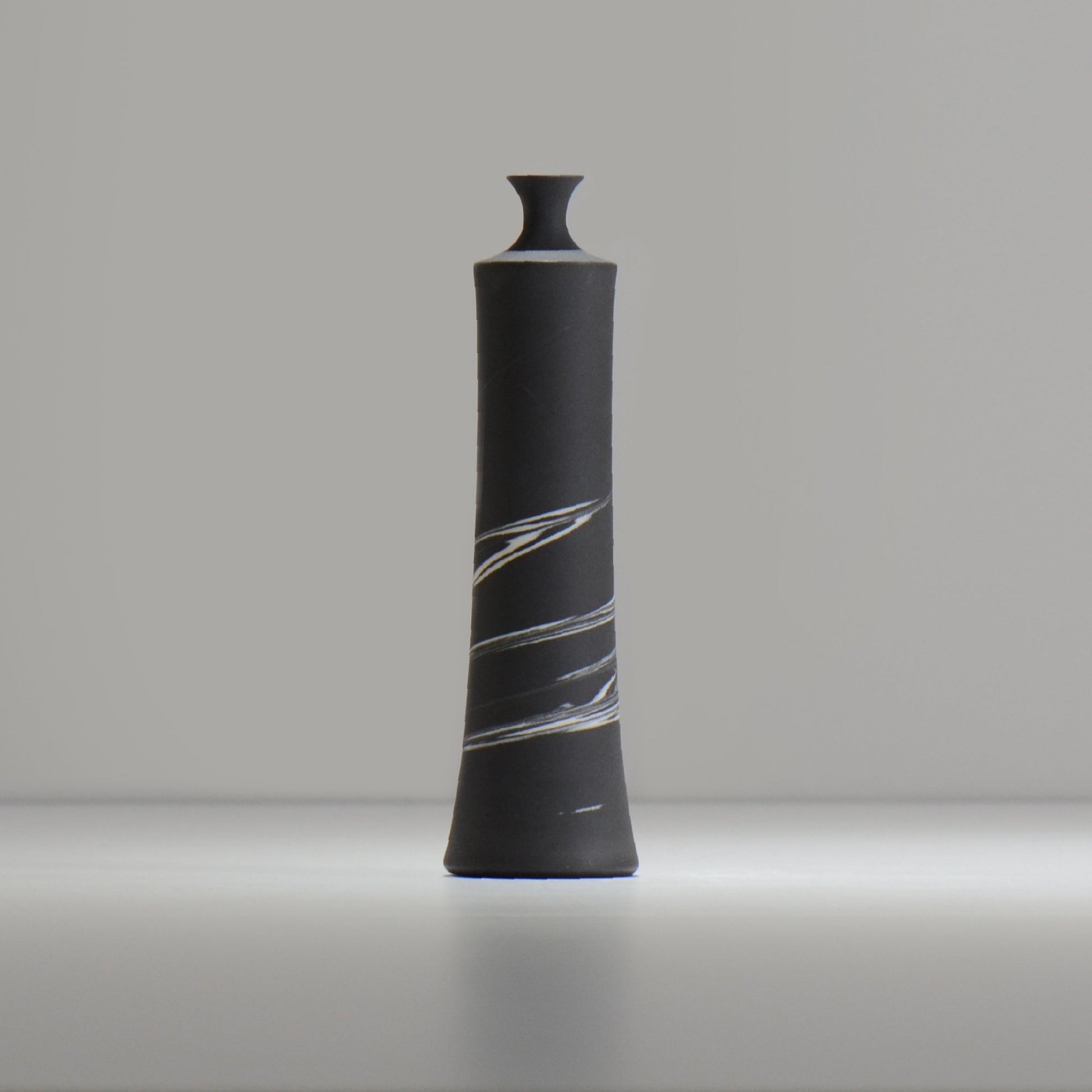 山本真郎 / 黒仙 / kokusen_ichi_xs / 約口径φ1.9cm / 一輪挿し