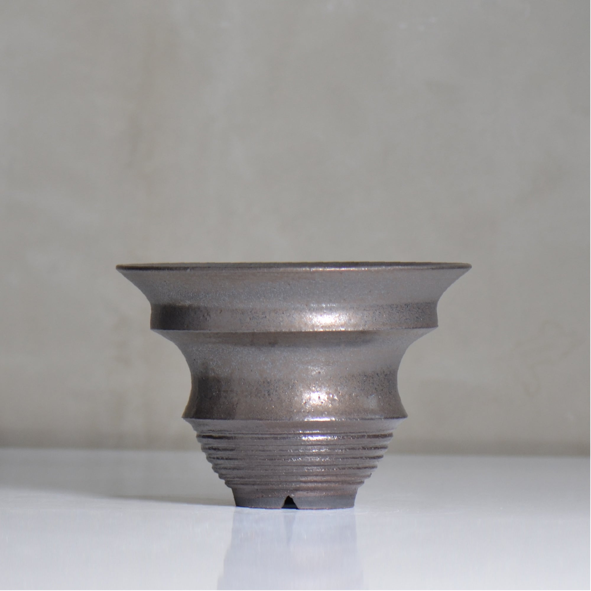 YATAGARASU / KOTETSU - 03 / XL / 約 φ20cm / 植木鉢 – ハチラボ