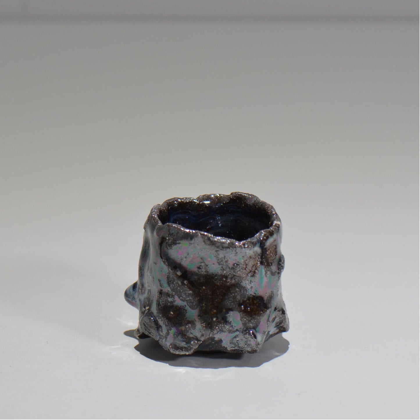 木村 貴史 / 灰釉光彩ぐい呑 /kt_04