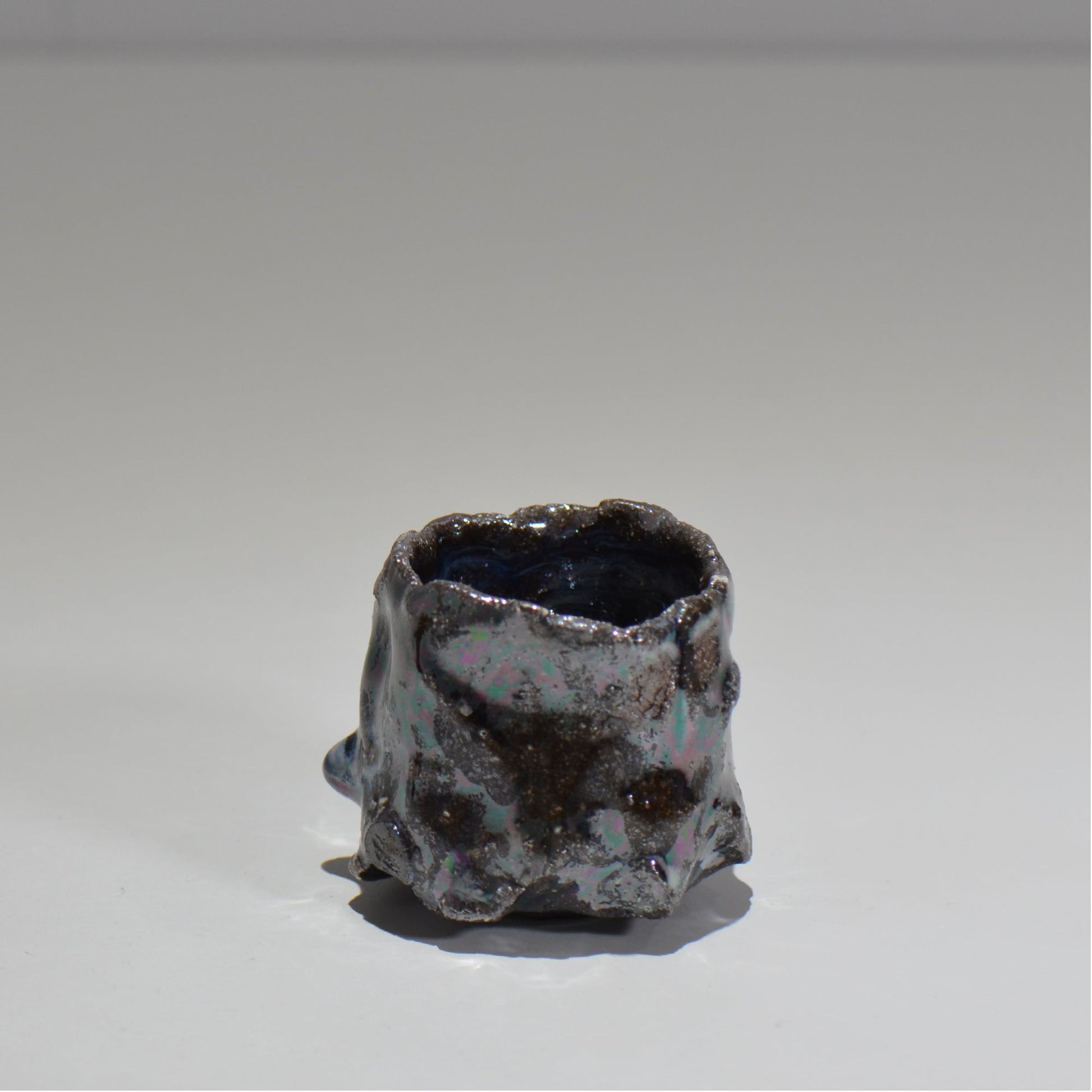 木村 貴史 / 灰釉光彩ぐい呑 /kt_04