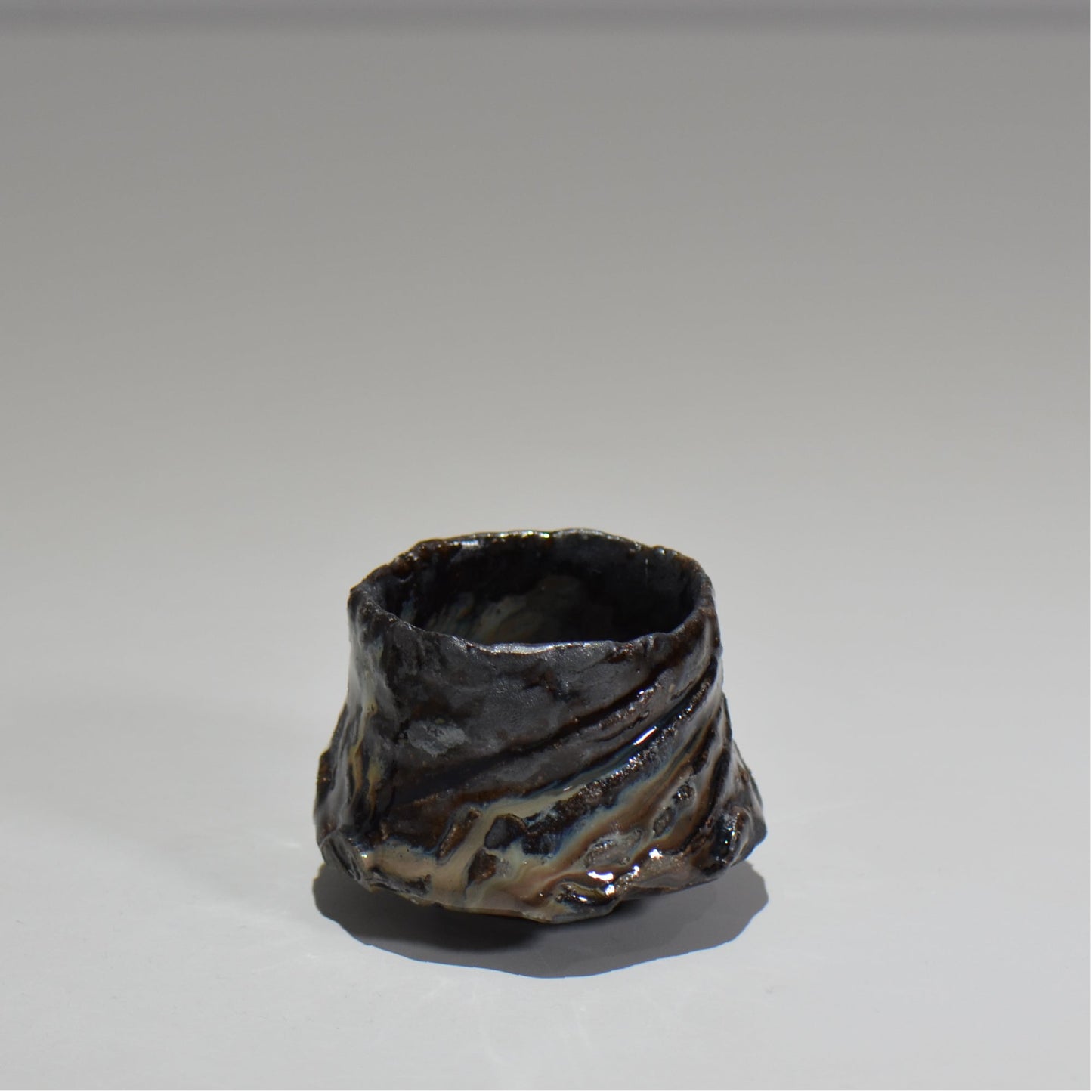 木村 貴史 / 黒泥彩白釉ぐい呑 /kt_07