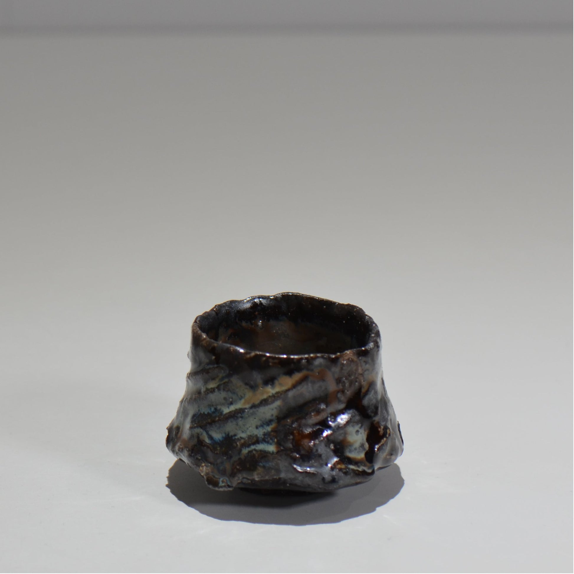 木村 貴史 / 黒泥彩白釉ぐい呑 /kt_07