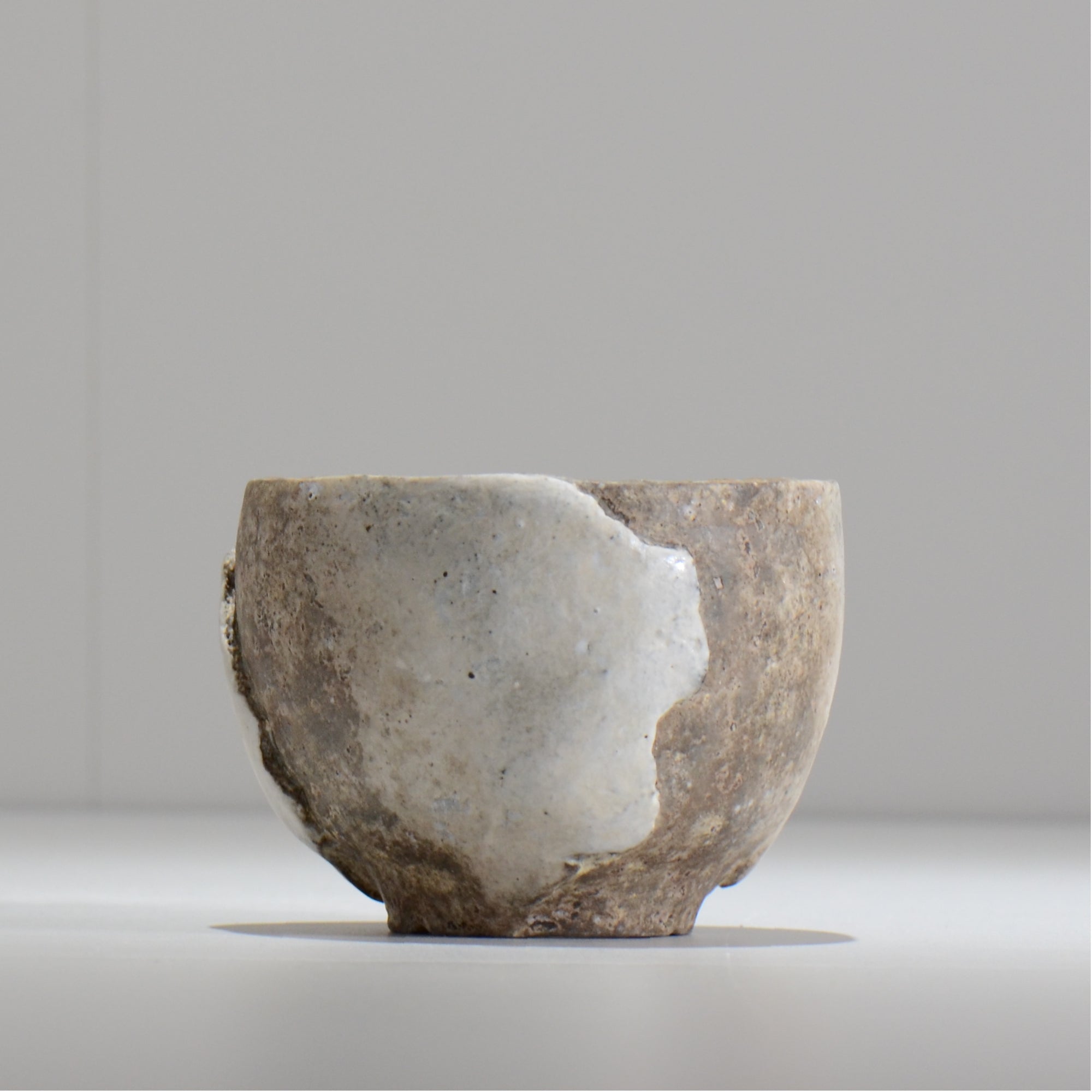 桐箱入り！忍冬庵　佐藤和子造　鼡志野　額鉢 佐藤和美 / MELANGE2_02 / 約φ10.8cm / 植木鉢 – ハチラボ