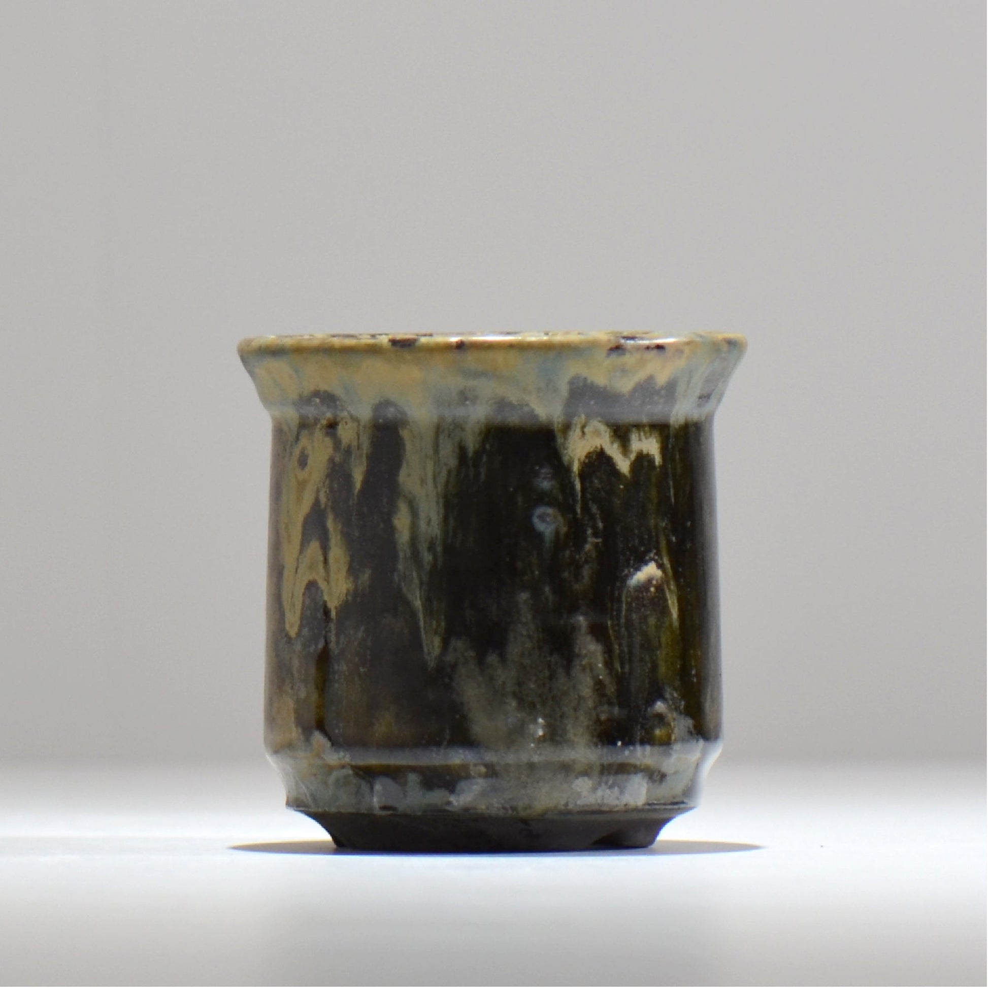 ヒノモトナツミ / 鈍-にび- / hn02_nb01_s / 約φ9.1cm / 植木鉢