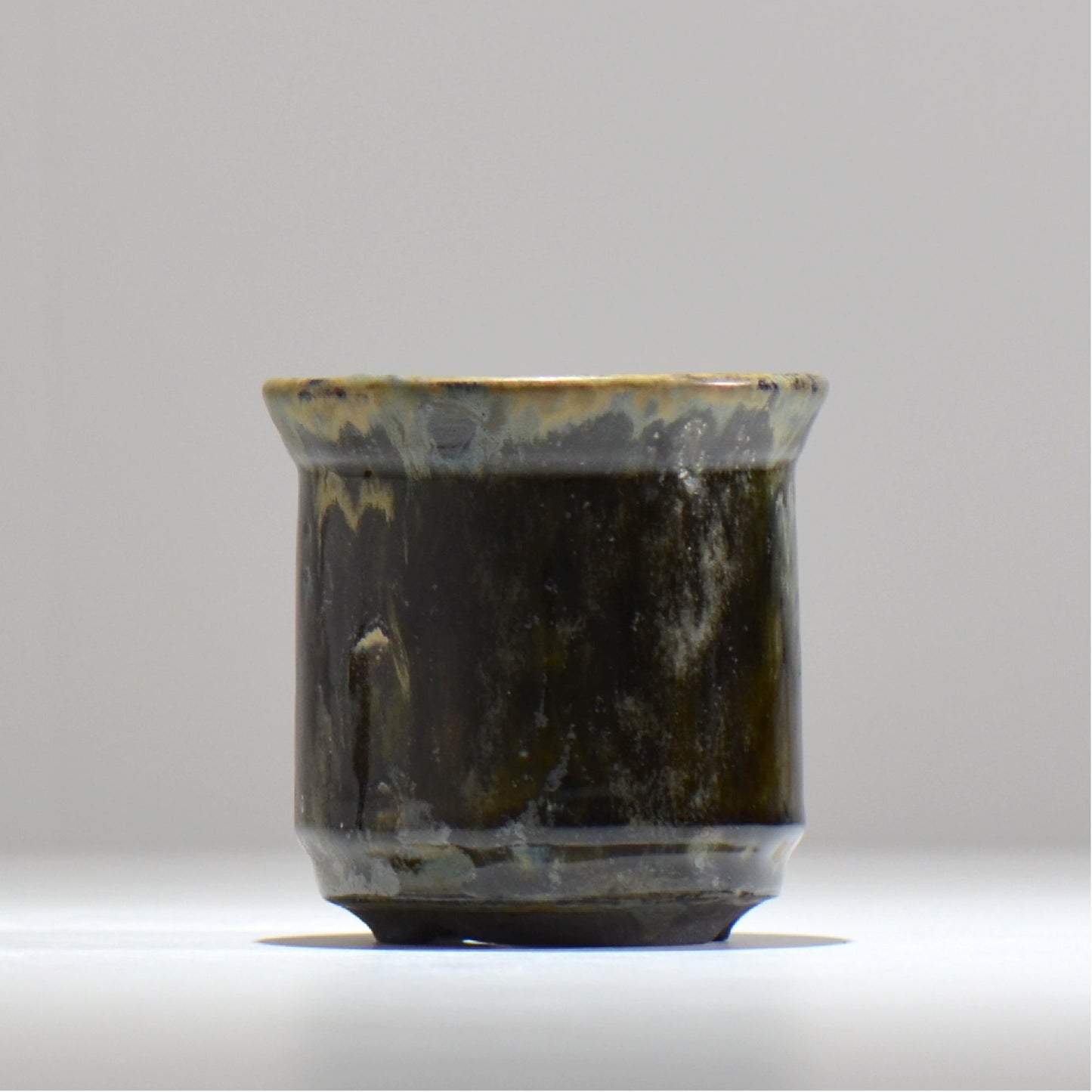 ヒノモトナツミ / 鈍-にび- / hn02_nb01_s / 約φ9.1cm / 植木鉢