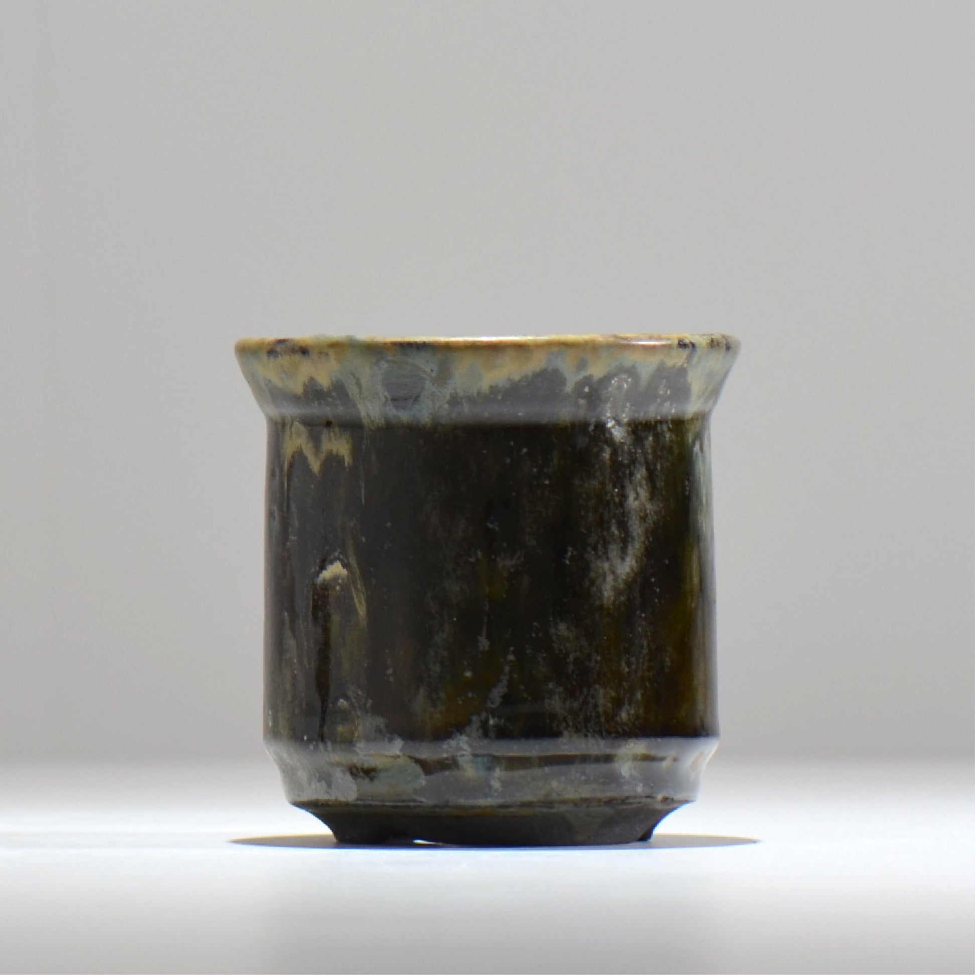 ヒノモトナツミ / 鈍-にび- / hn02_nb01_s / 約φ9.1cm / 植木鉢