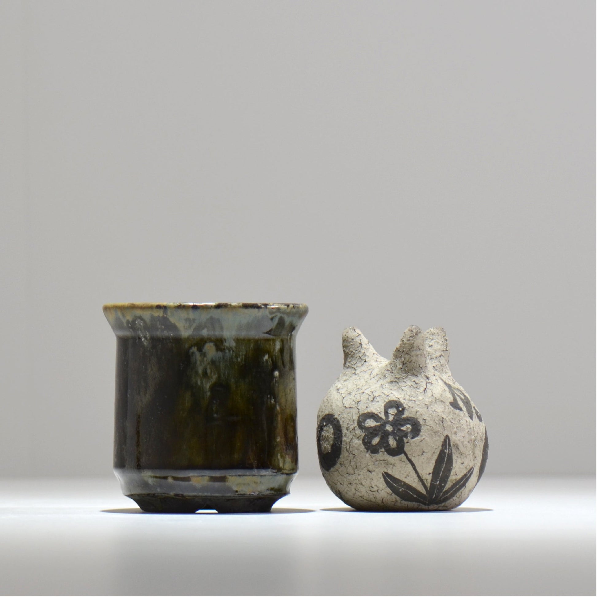 ヒノモトナツミ / 鈍-にび- / hn02_nb01_s / 約φ9.1cm / 植木鉢