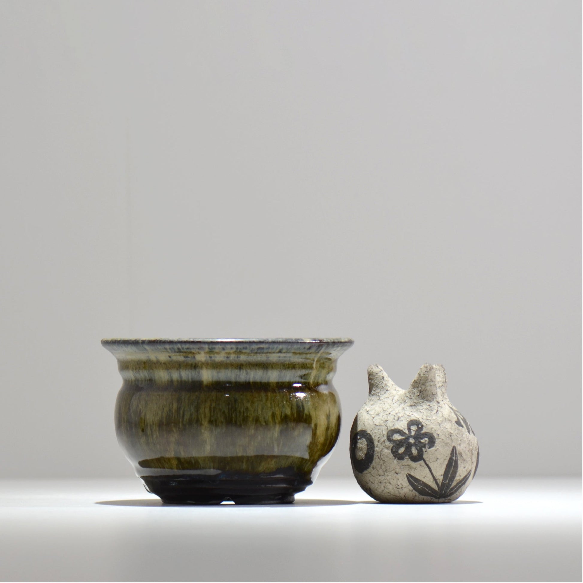 ヒノモトナツミ / 鈍-にび- / hn02_nb17_m / 約φ15cm / 植木鉢