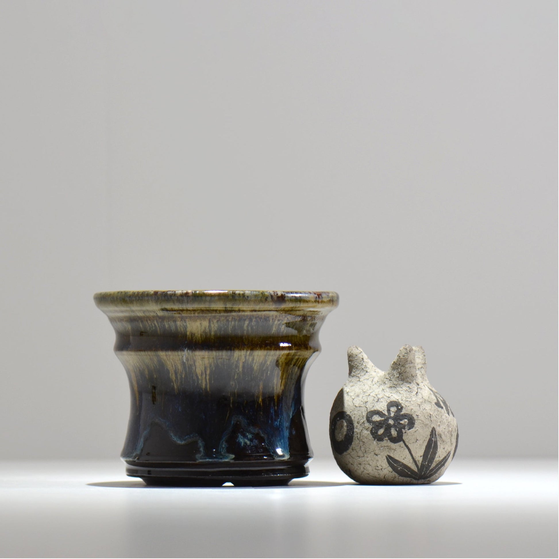 ヒノモトナツミ / 鈍-にび- / hn02_nb22_m / 約φ14.5cm / 植木鉢