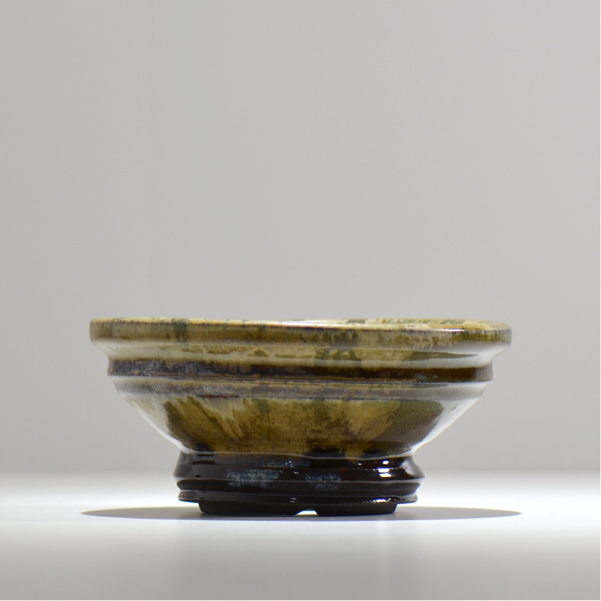 ヒノモトナツミ / 鈍-にび- /hn02_nb24_l/ 約φ17.5cm / 植木鉢