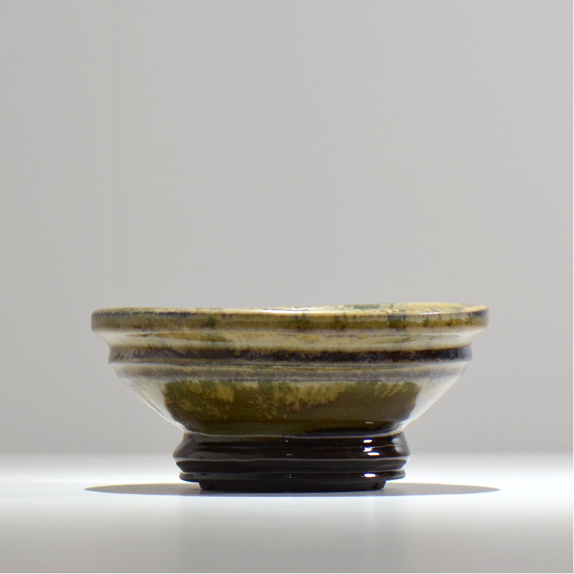 ヒノモトナツミ / 鈍-にび- /hn02_nb24_l/ 約φ17.5cm / 植木鉢