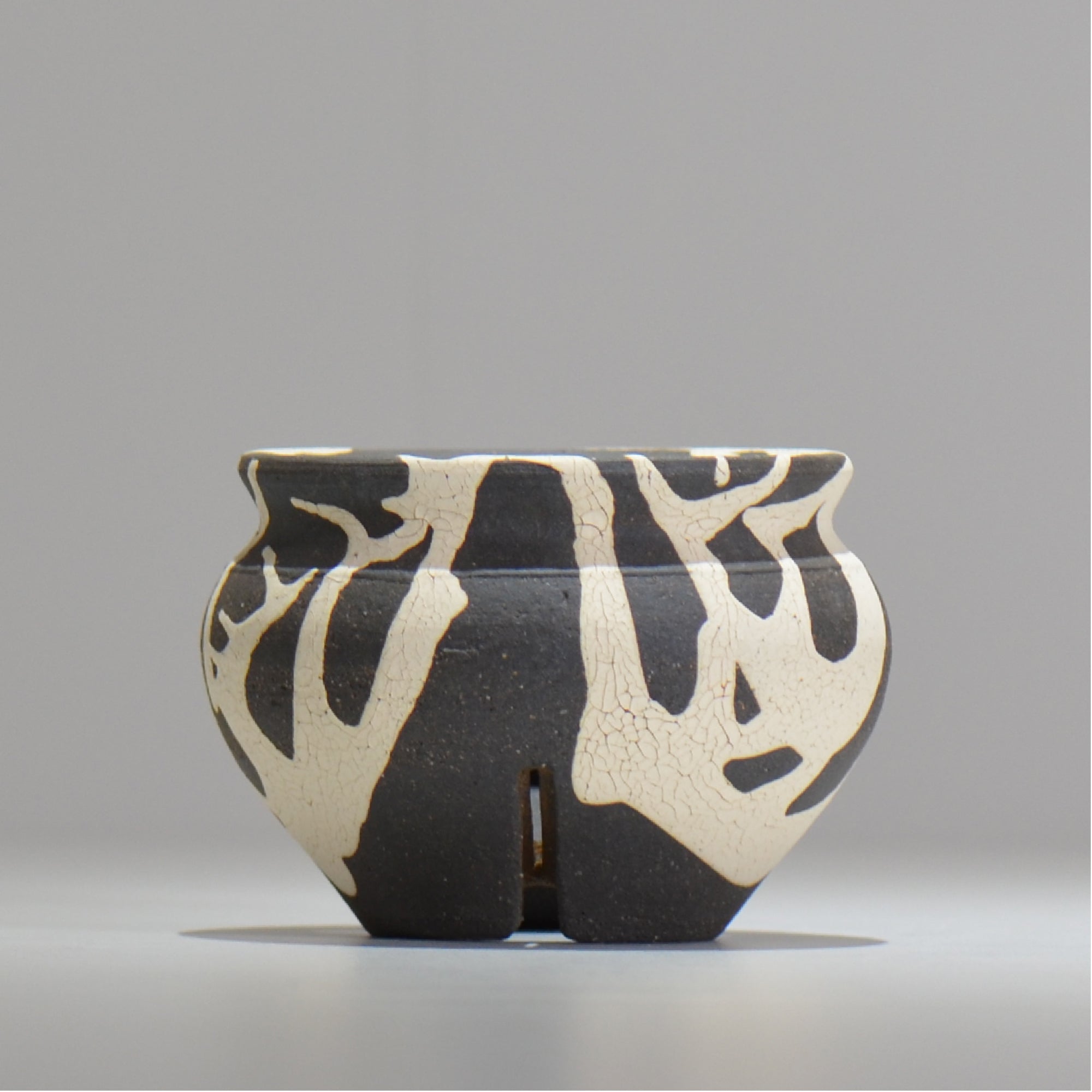 沼野 秀章 / 黒二白 / S / nh2_bwh03_s / 約φ11.2cm / 植木鉢