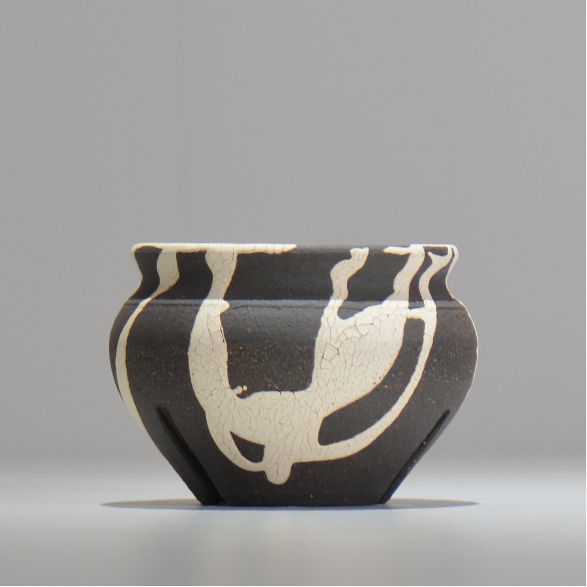 沼野 秀章 / 黒二白 / S / nh2_bwh03_s / 約φ11.2cm / 植木鉢