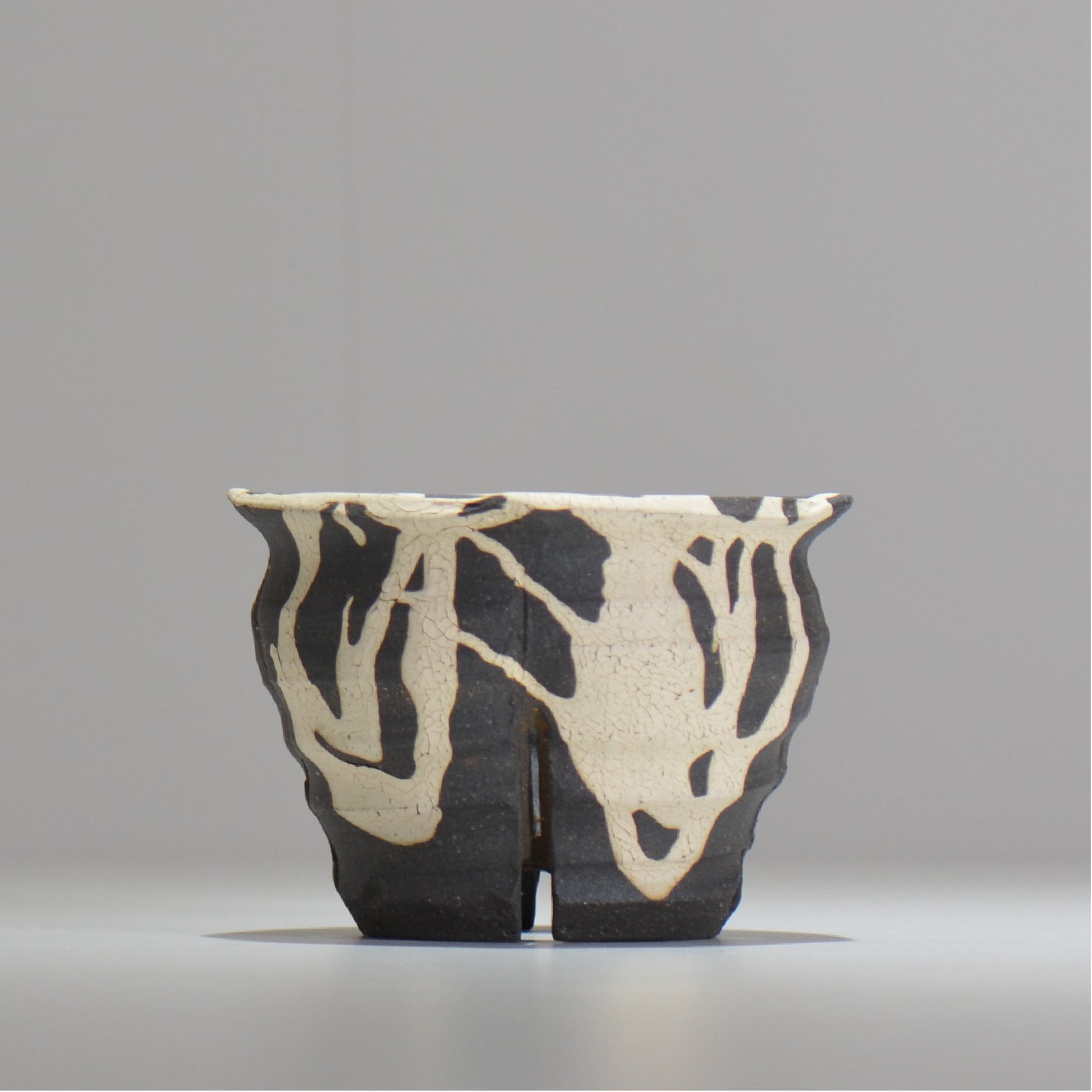 沼野 秀章 / 黒二白 / S / nh2_bwh04_s / 約φ11.8cm / 植木鉢