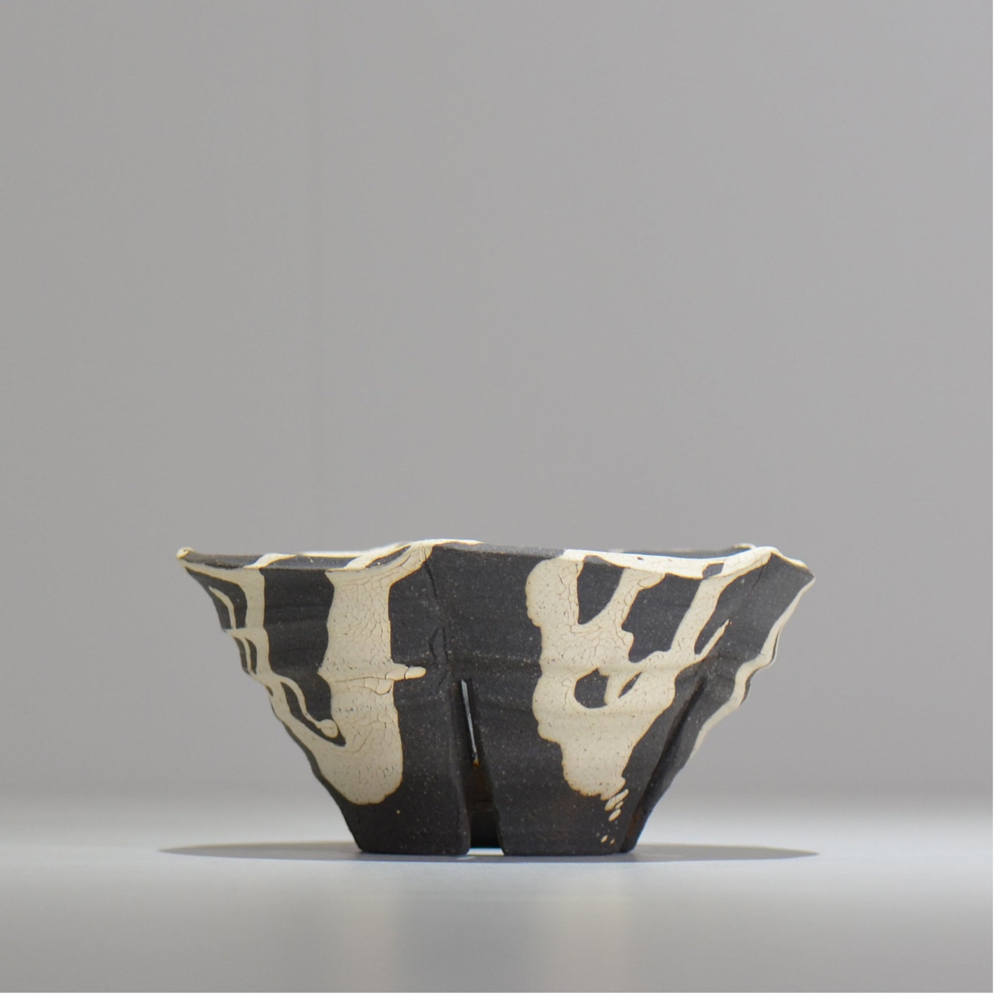 沼野 秀章 / 黒二白 / M / nh2_bwh08_m/ 約φ14.7cm / 植木鉢