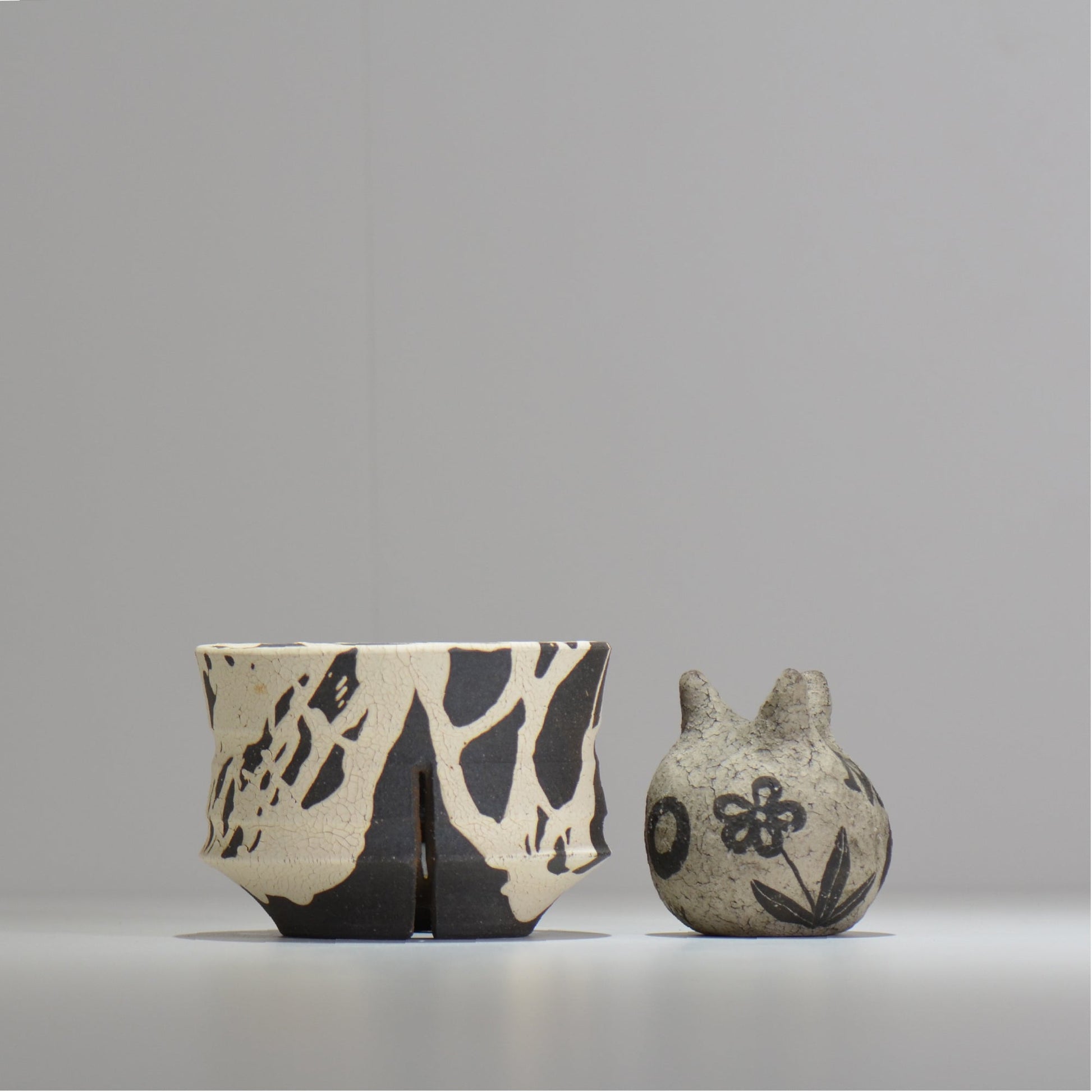 沼野 秀章 / 黒二白 / M / nh2_bwh10_m/ 約φ12.8cm / 植木鉢