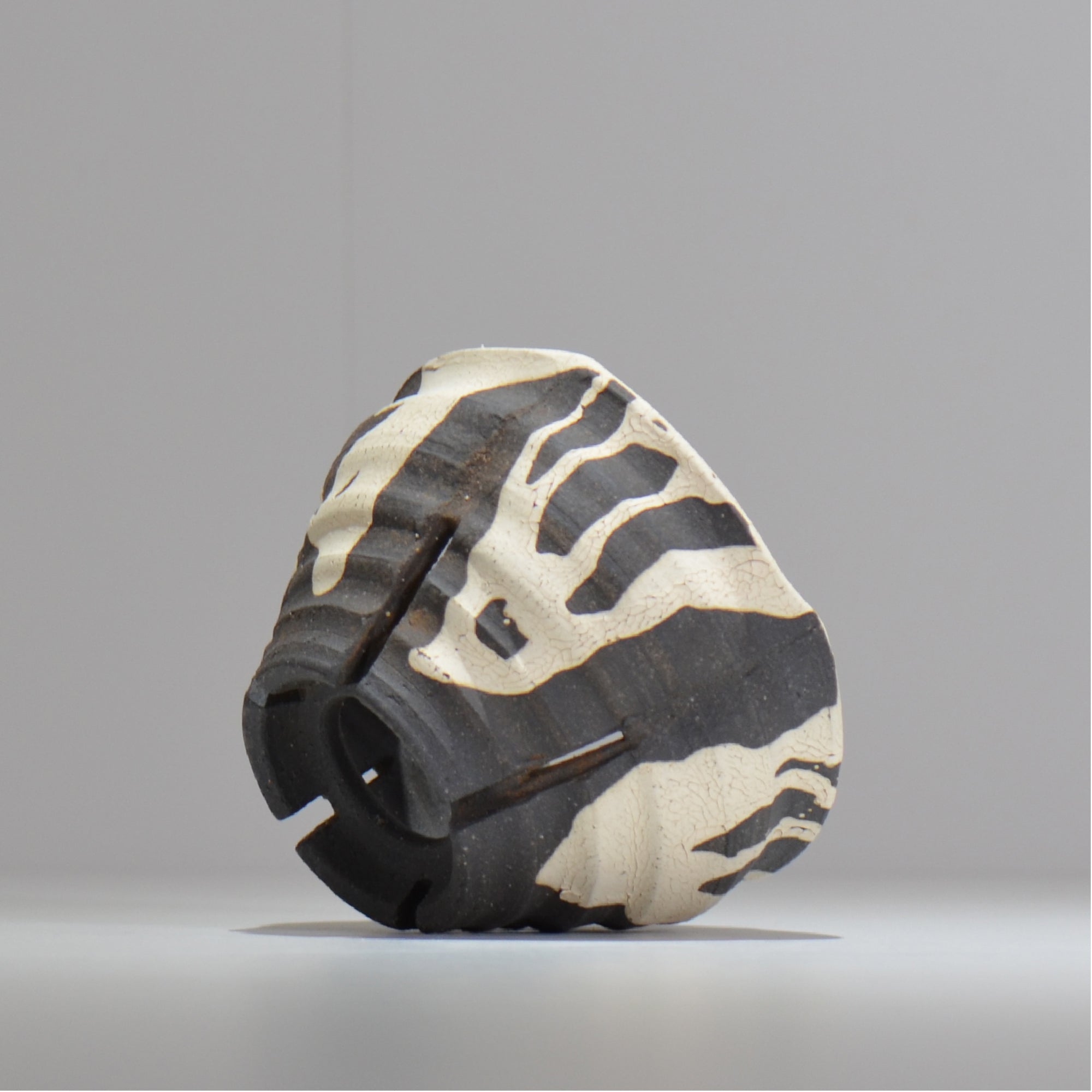 沼野 秀章 / 黒二白 / M / nh2_bwh11_m/ 約φ13.2cm / 植木鉢