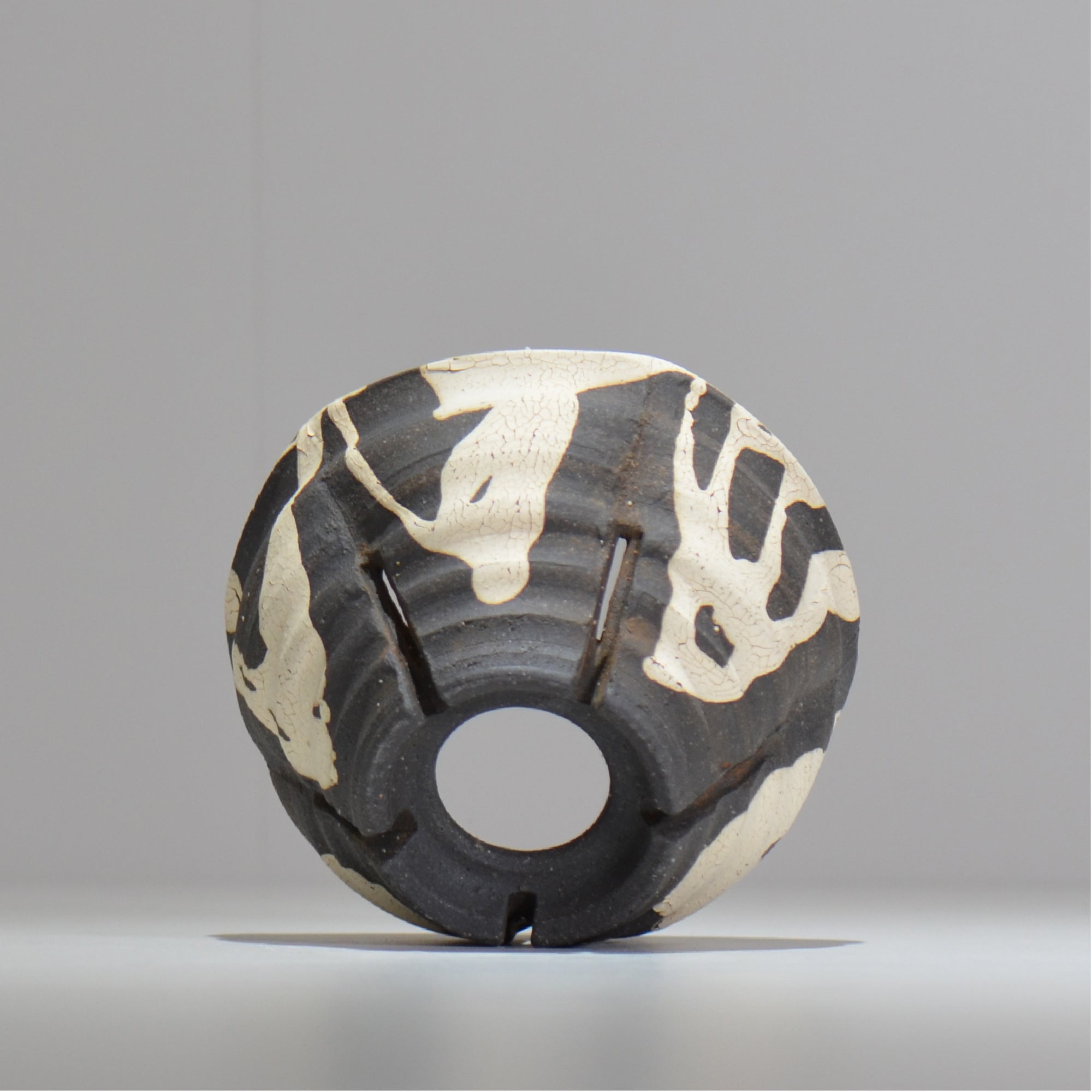 沼野 秀章 / 黒二白 / M / nh2_bwh11_m/ 約φ13.2cm / 植木鉢