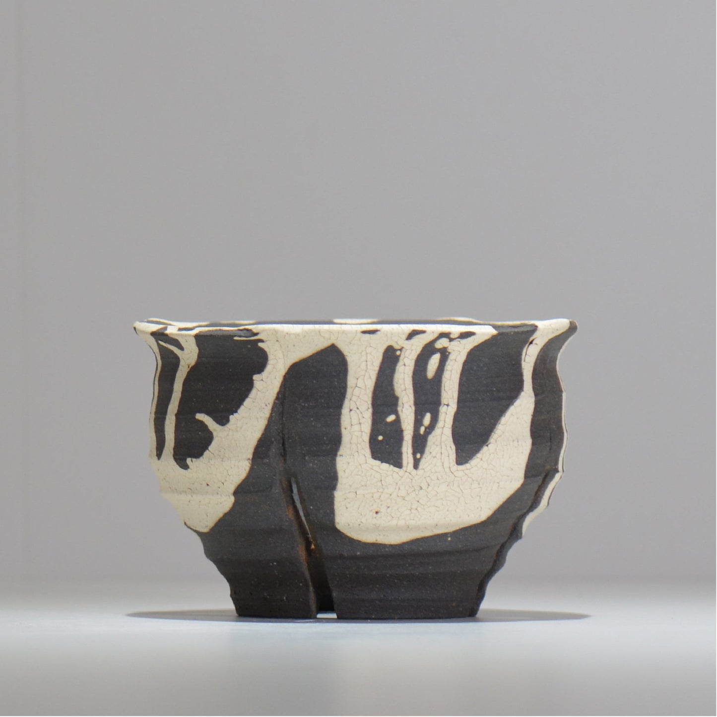 沼野 秀章 / 黒二白 / M / nh2_bwh14_m/ 約φ14.5cm / 植木鉢