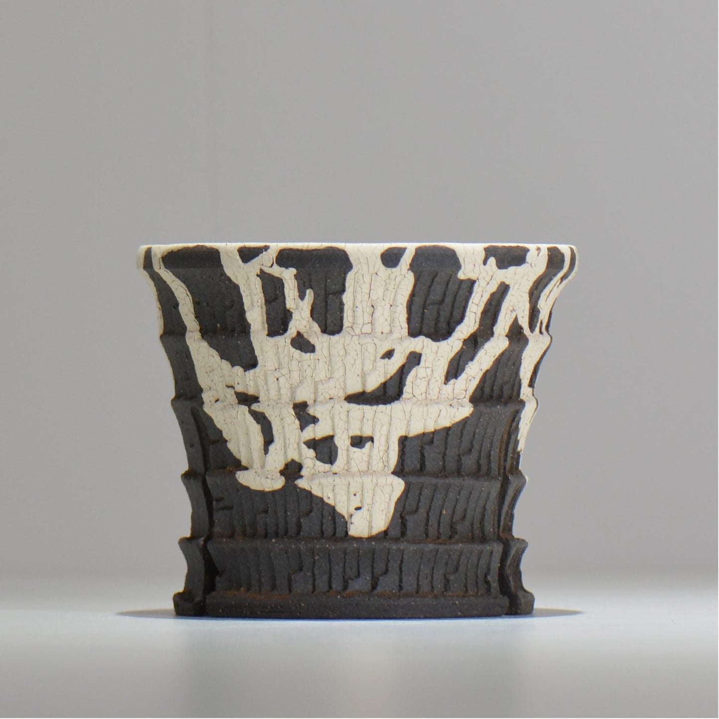 沼野 秀章 / 黒二白 / M / nh2_bwh18_m/ 約φ13.5cm / 植木鉢