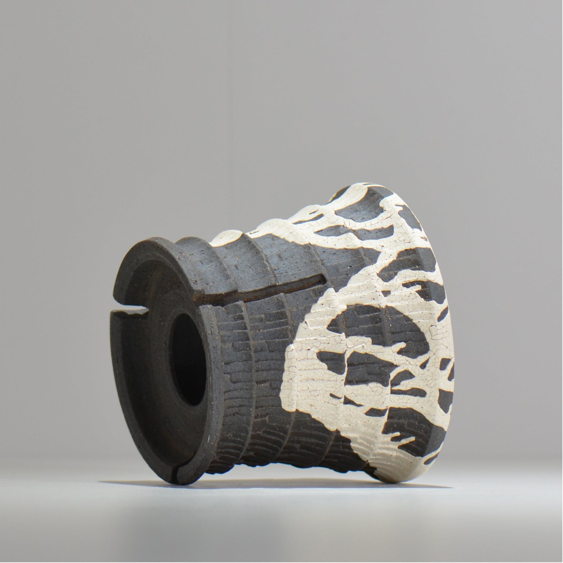 沼野 秀章 / 黒二白 / M / nh2_bwh18_m/ 約φ13.5cm / 植木鉢