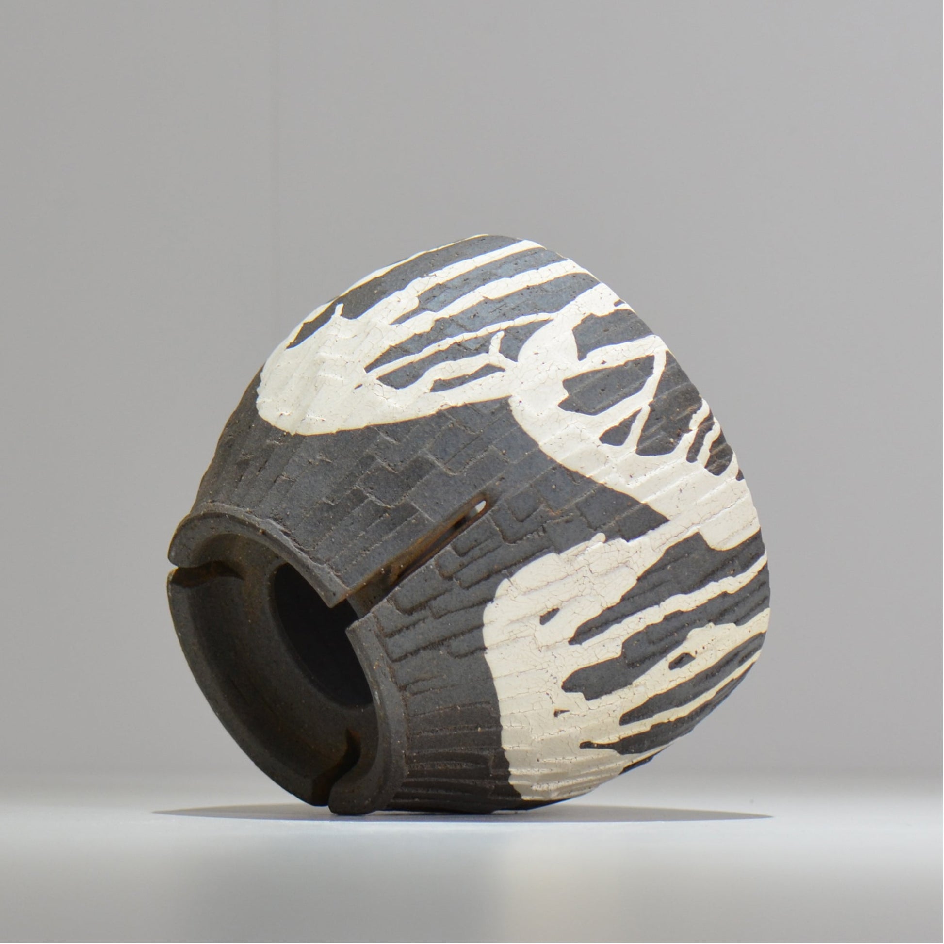 沼野 秀章 / 黒二白 / M / nh2_bwh19_m/ 約φ14cm / 植木鉢