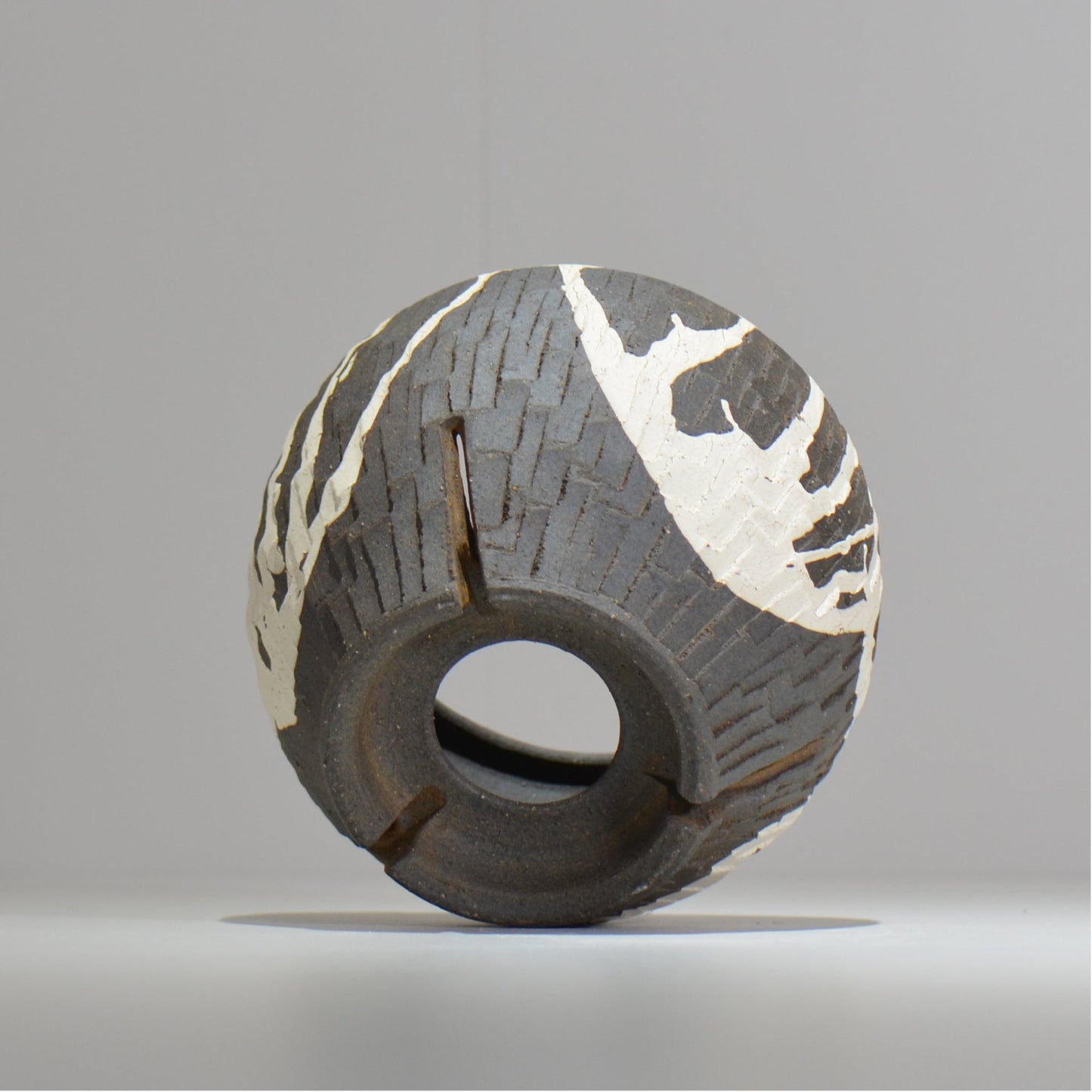 沼野 秀章 / 黒二白 / M / nh2_bwh19_m/ 約φ14cm / 植木鉢