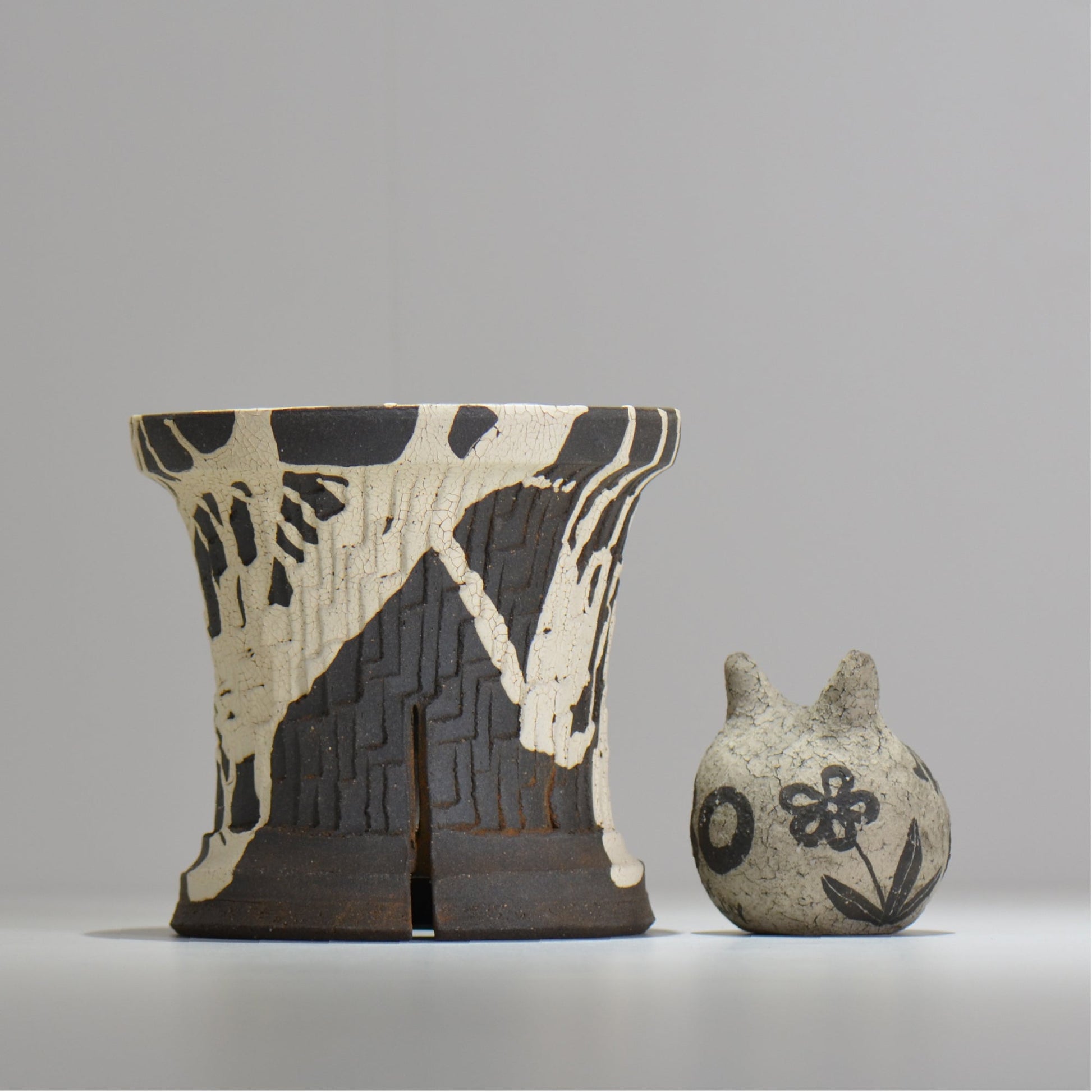 沼野 秀章 / 黒二白 / L / nh2_bwh21_l/ 約φ16cm / 植木鉢