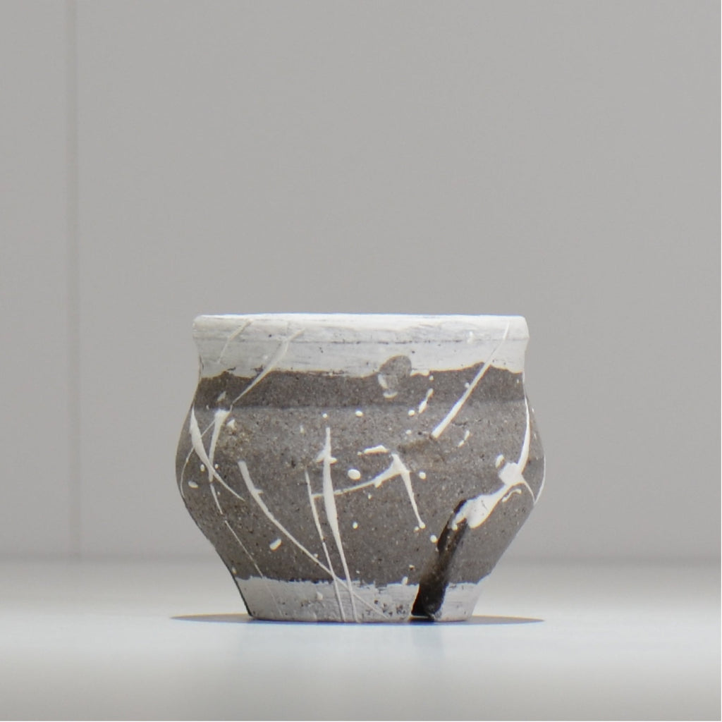 沼野 秀章 / 黒二白 /  nh3_bwh01_m / 約φ6.8cm / 植木鉢
