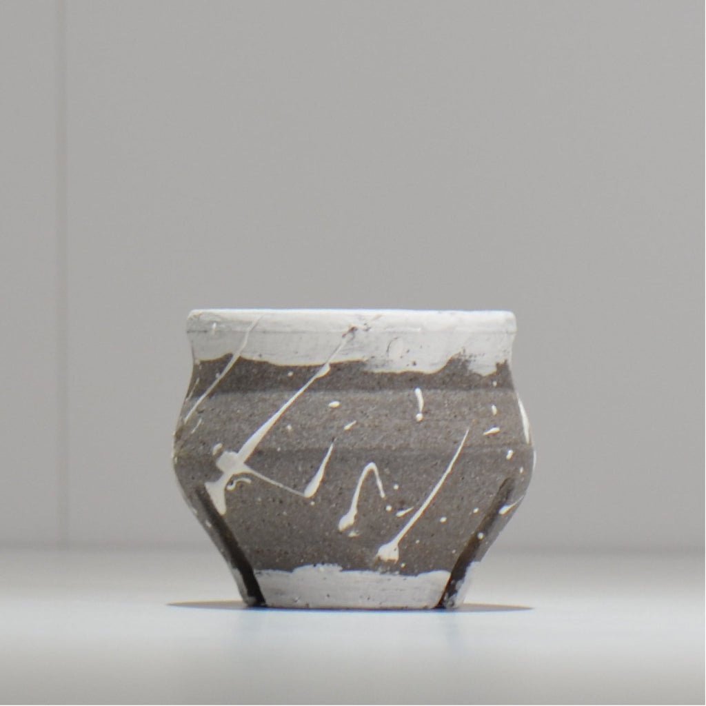 沼野 秀章 / 黒二白 /  nh3_bwh01_m / 約φ6.8cm / 植木鉢