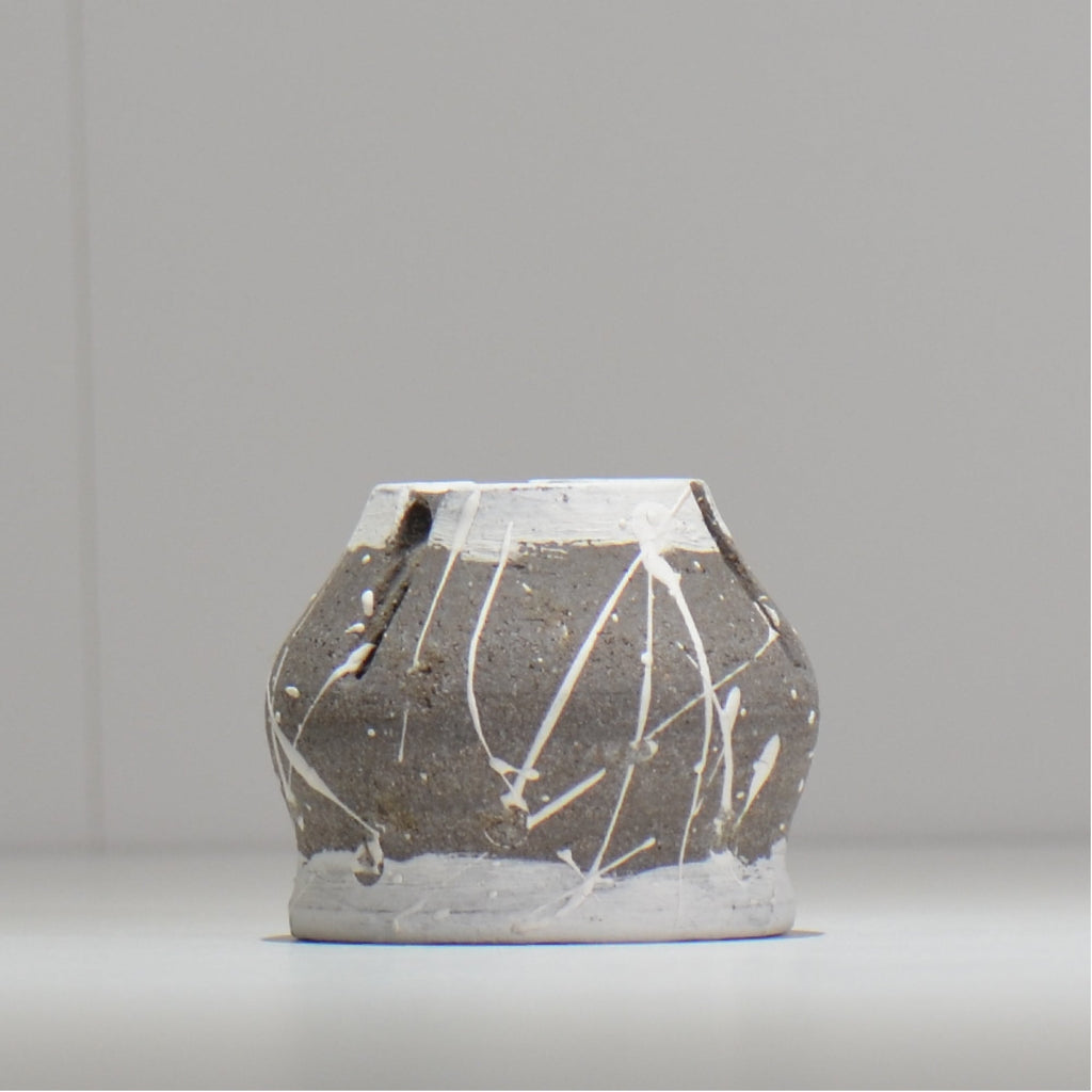 沼野 秀章 / 黒二白 /  nh3_bwh01_m / 約φ6.8cm / 植木鉢