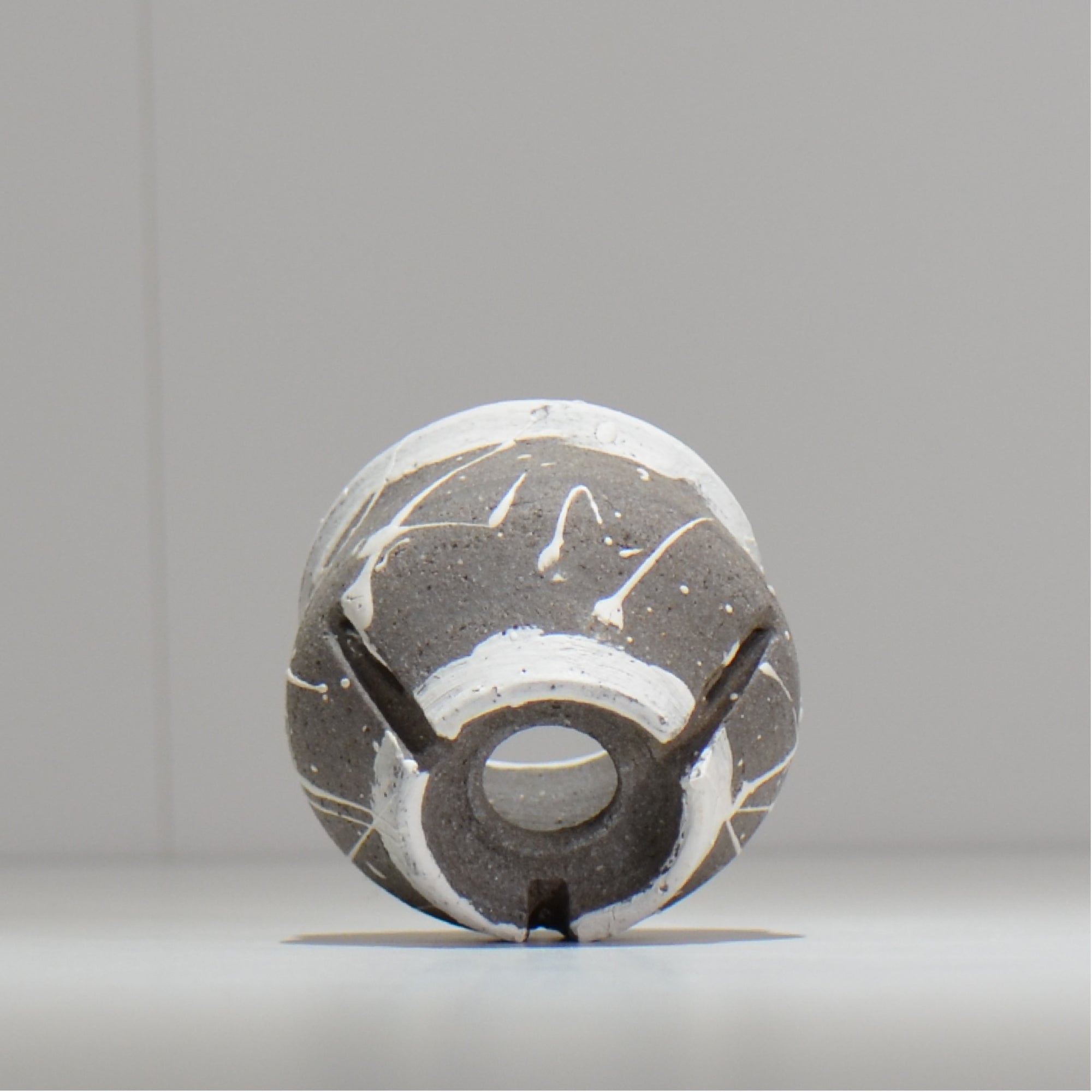 沼野 秀章 / 黒二白 /  nh3_bwh01_m / 約φ6.8cm / 植木鉢