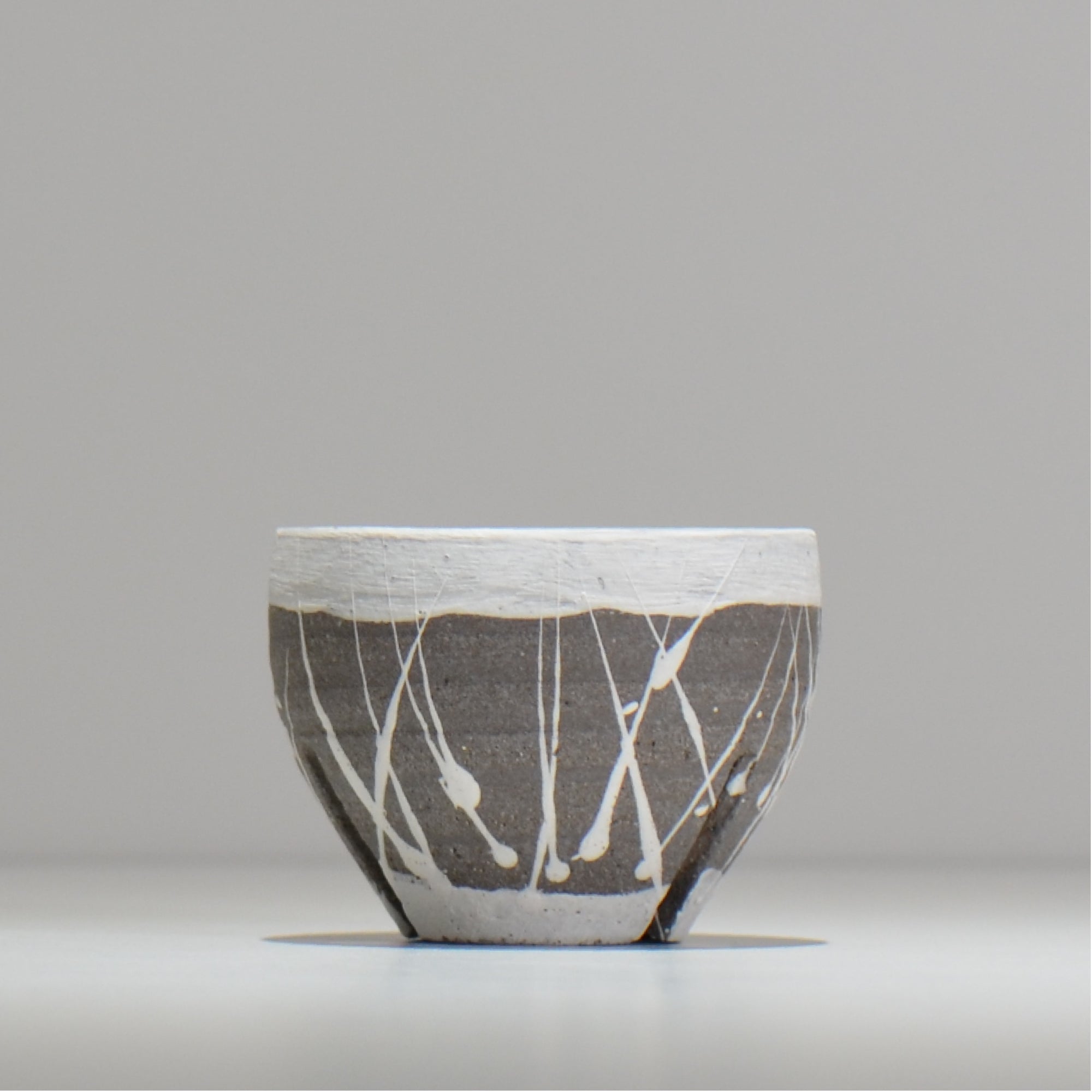 沼野 秀章 / 黒二白 /  nh3_bwh03_m / 約φ8.3cm / 植木鉢