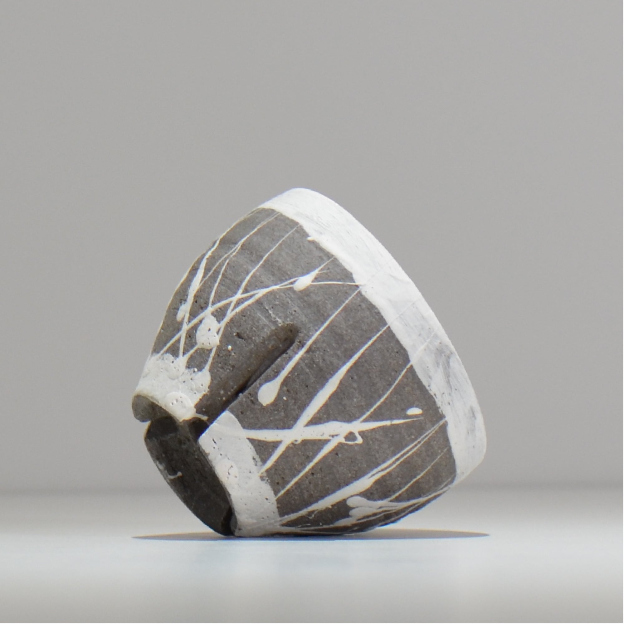 沼野 秀章 / 黒二白 /  nh3_bwh03_m / 約φ8.3cm / 植木鉢